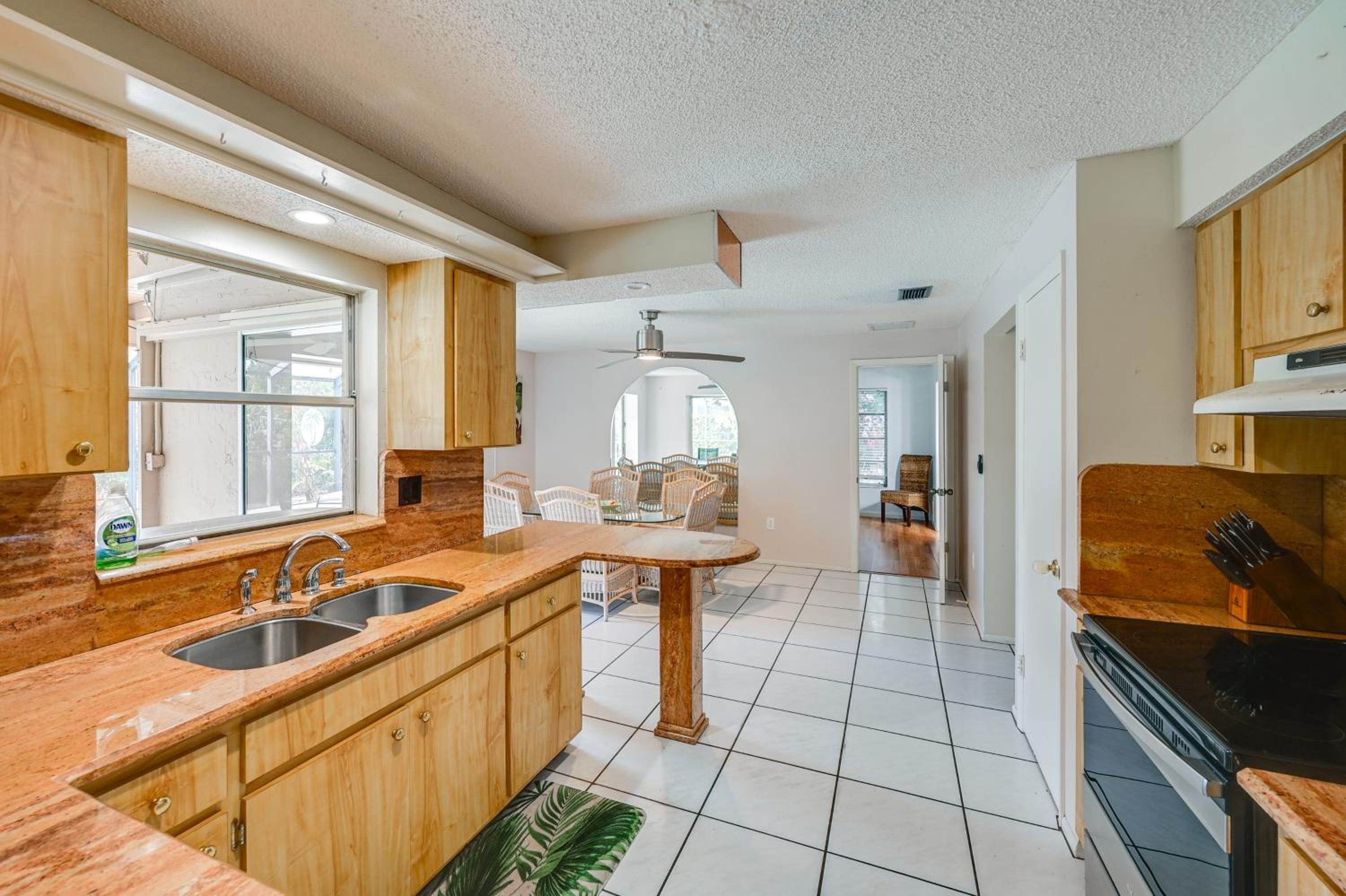 3 Mi to Naples Botanical Garden Home with Hot Tub!