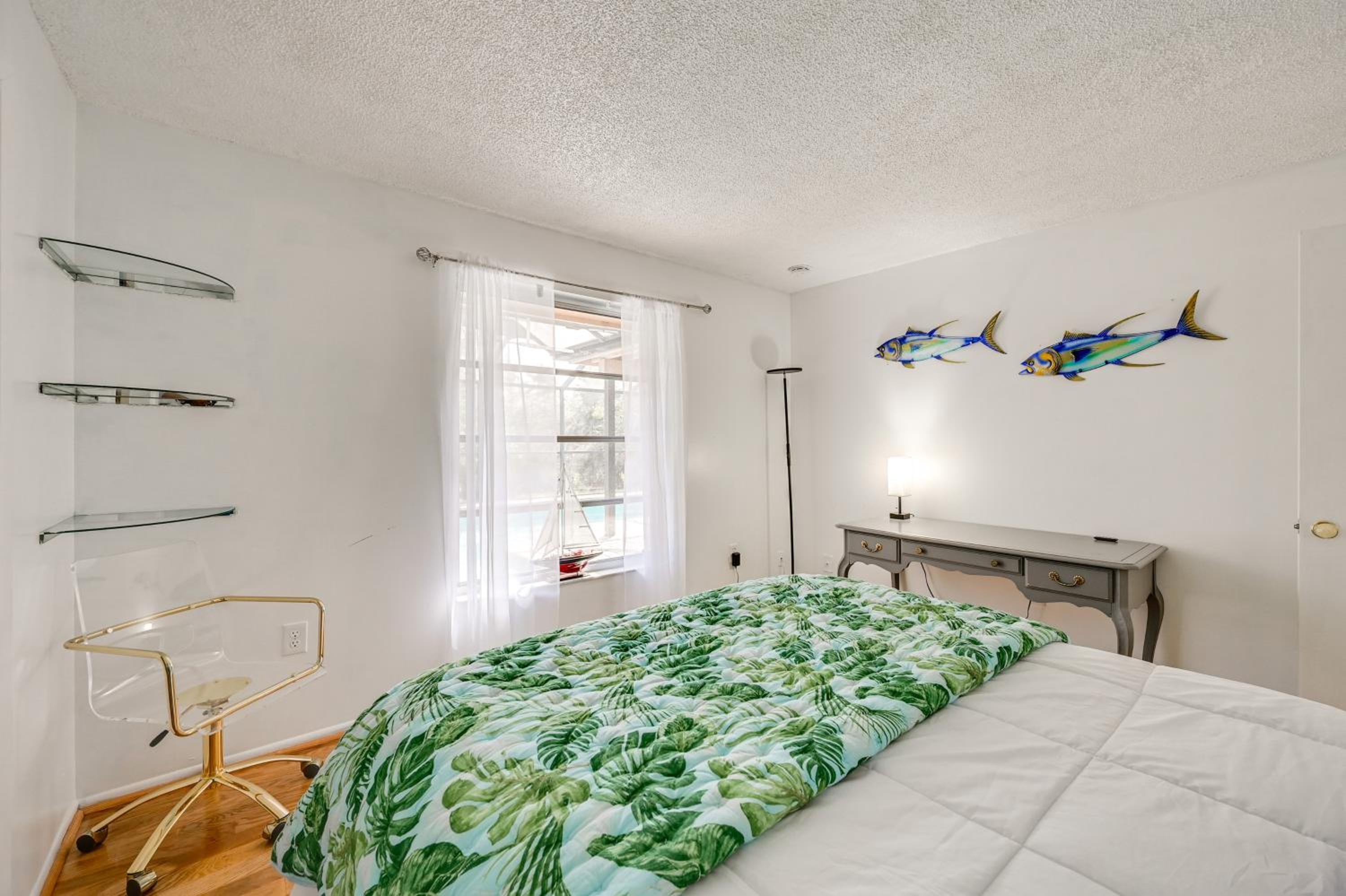 3 Mi to Naples Botanical Garden Home with Hot Tub!