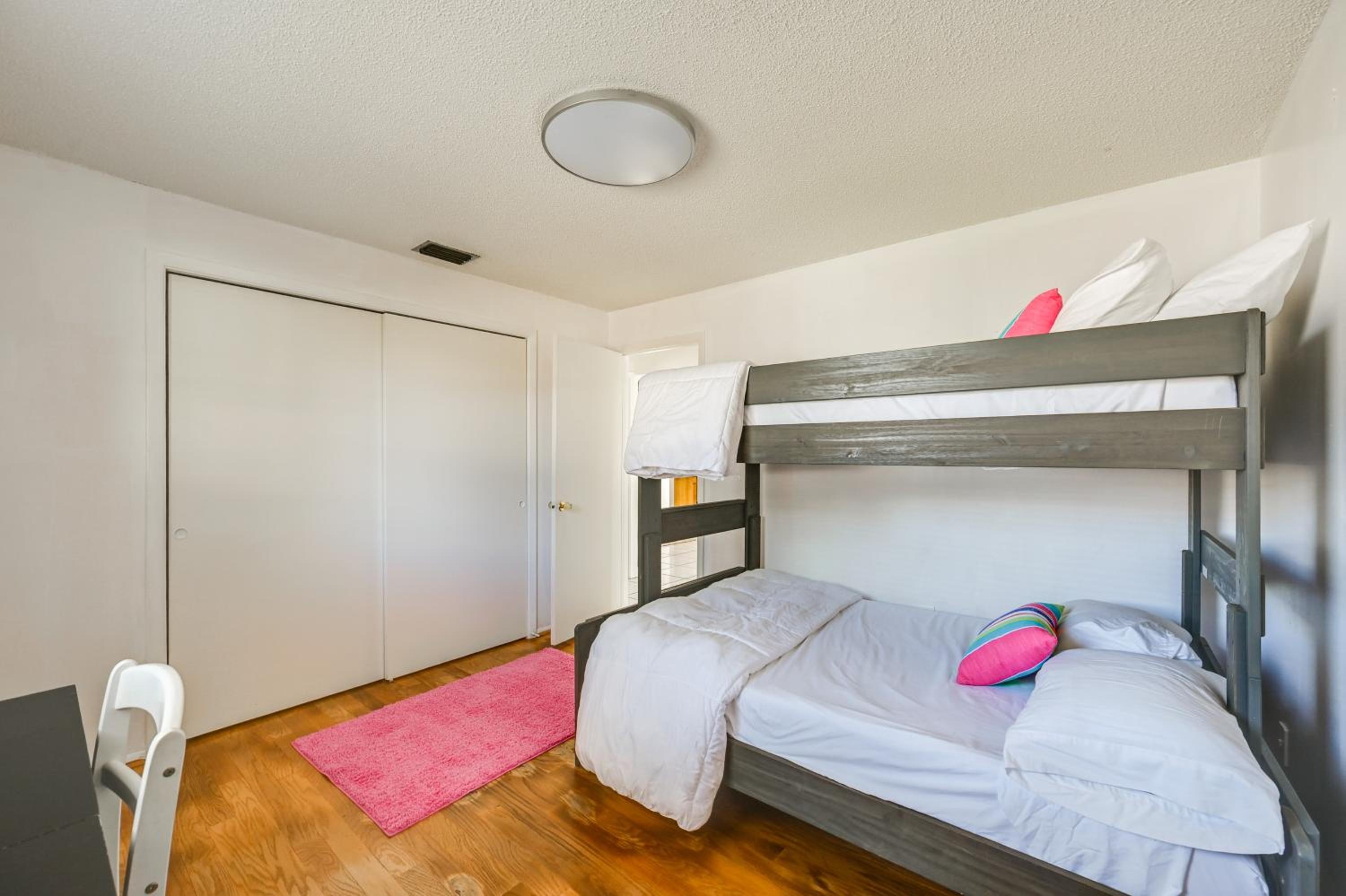 3 Mi to Naples Botanical Garden Home with Hot Tub!