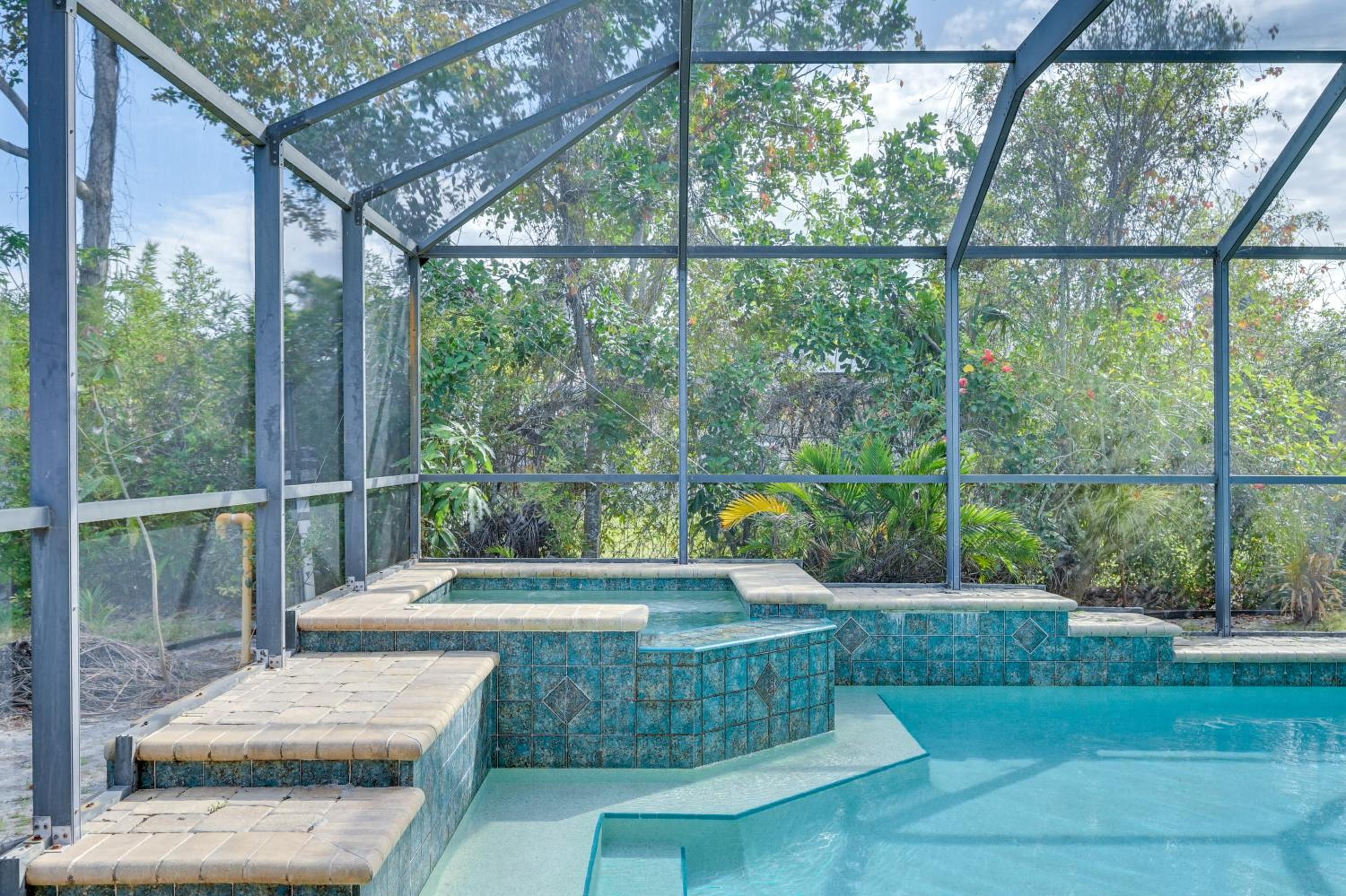 3 Mi to Naples Botanical Garden Home with Hot Tub!