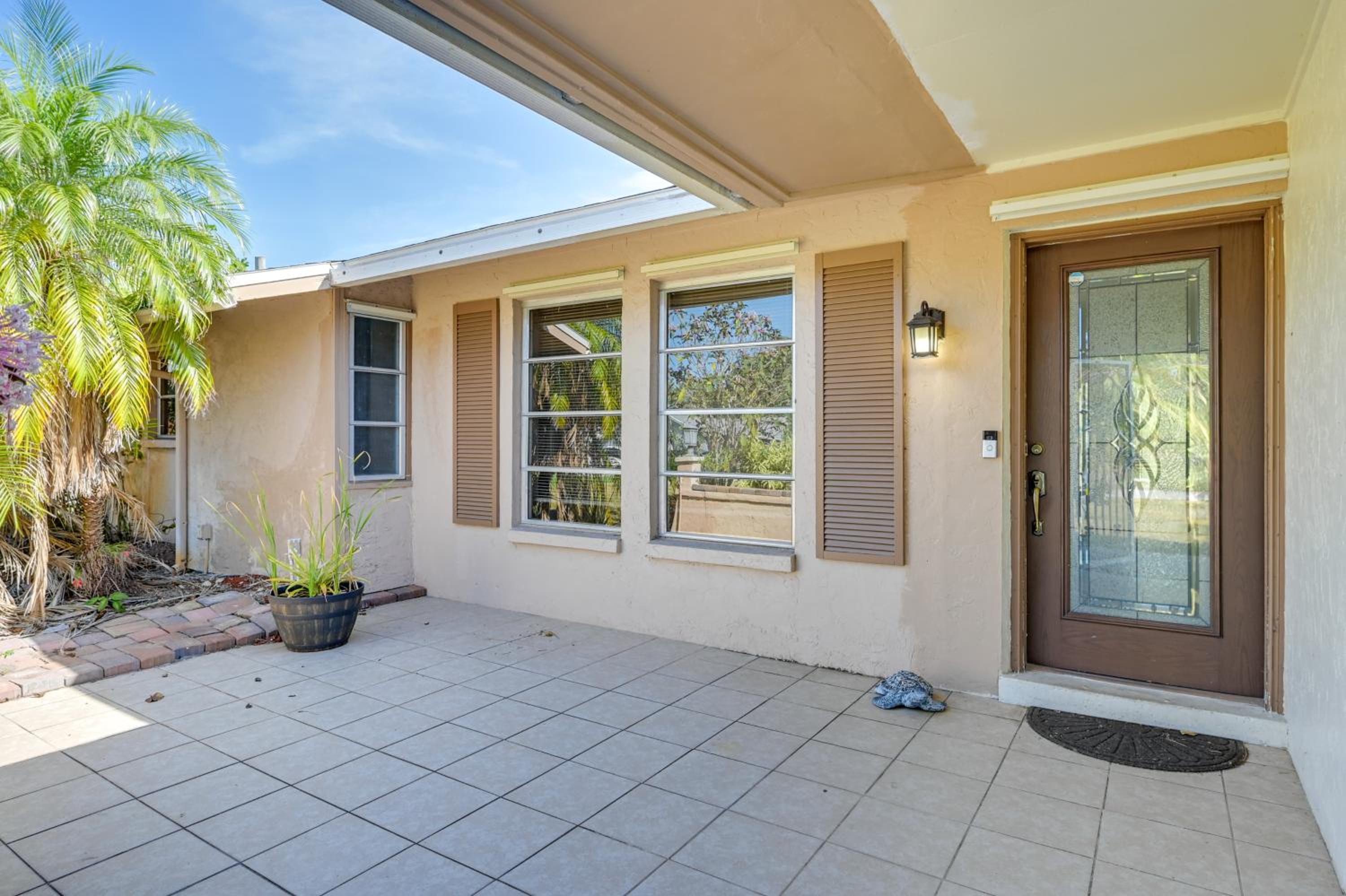 3 Mi to Naples Botanical Garden Home with Hot Tub!