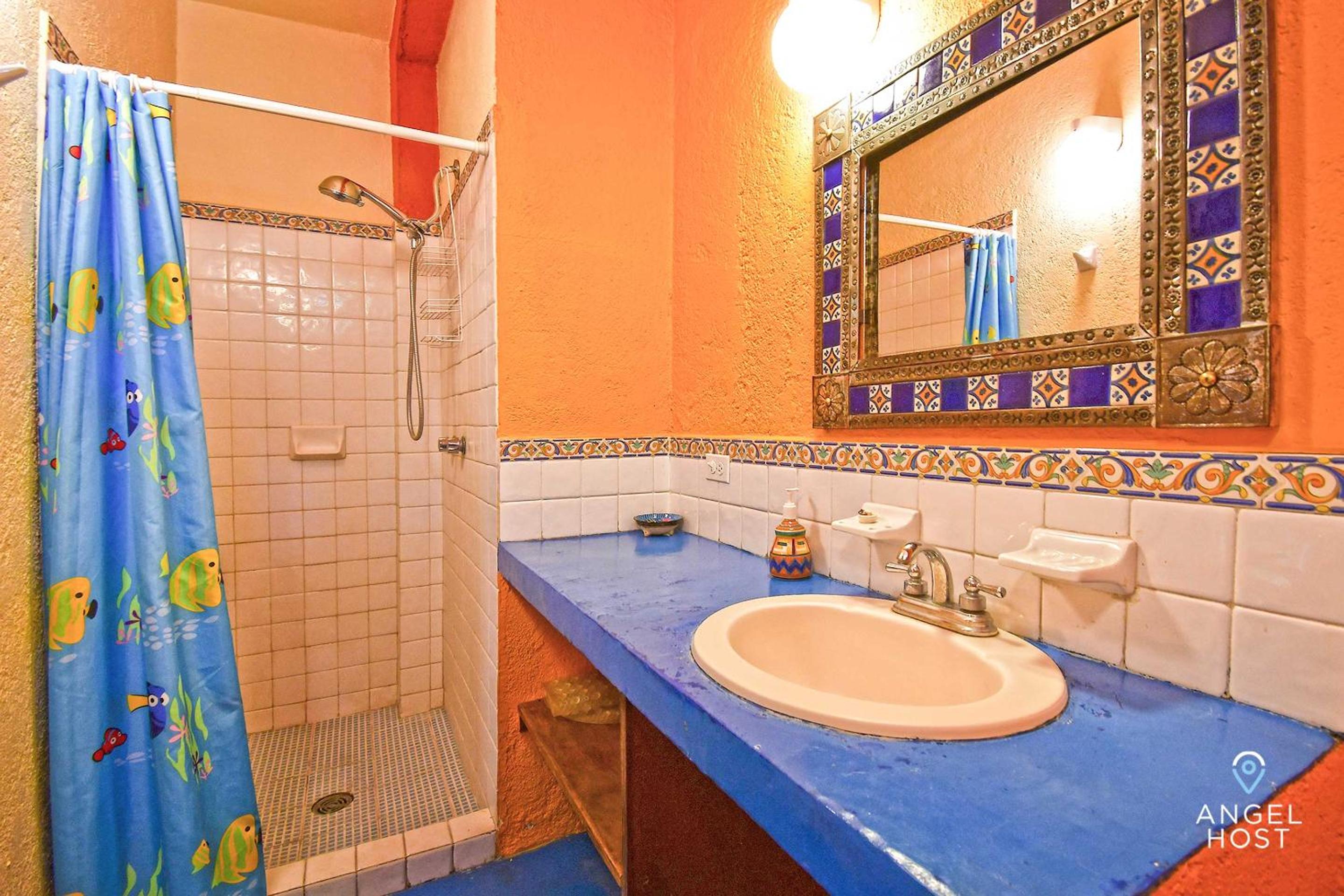 Comfy Retreat Stay and Walk to Malecon