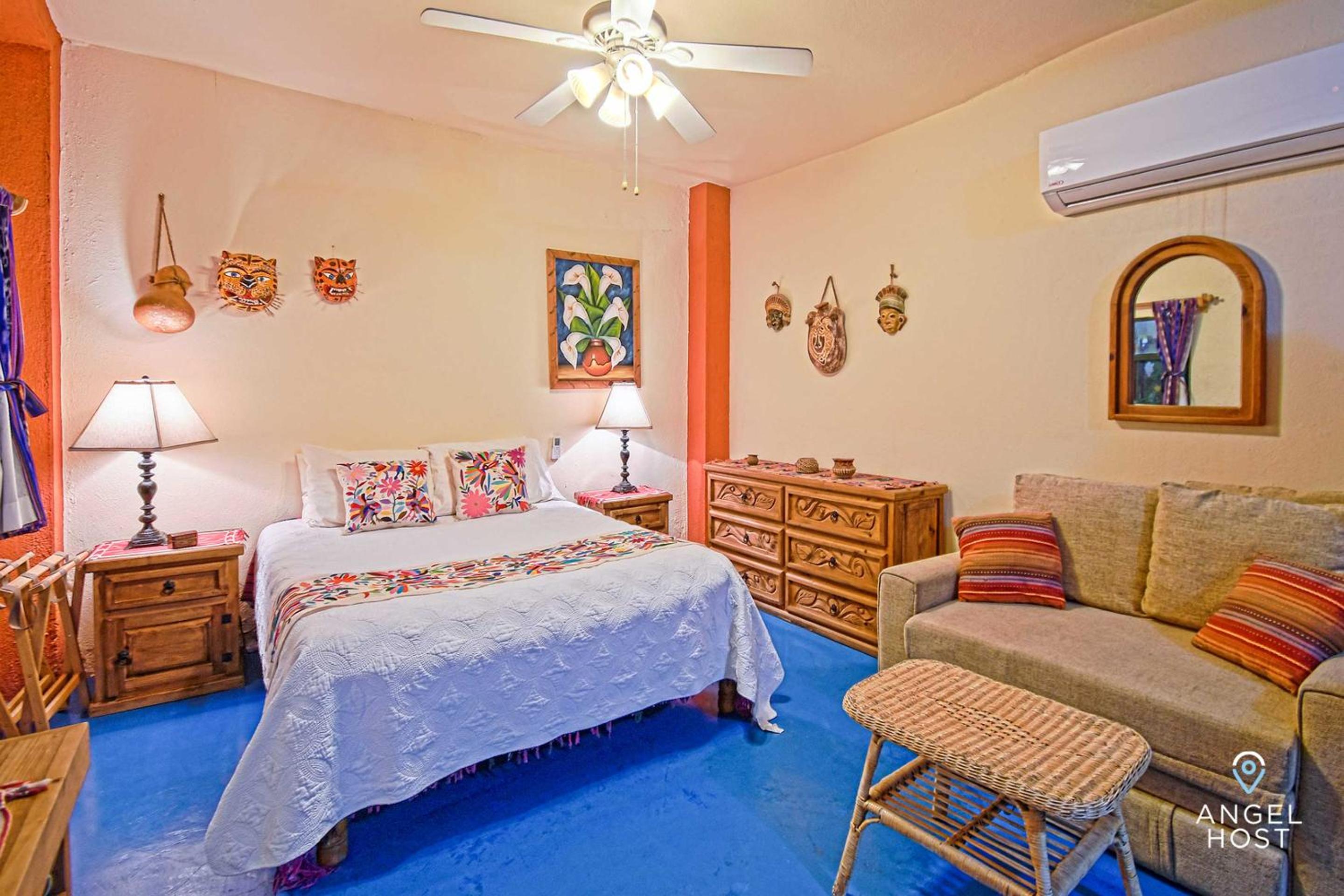 Comfy Retreat Stay and Walk to Malecon