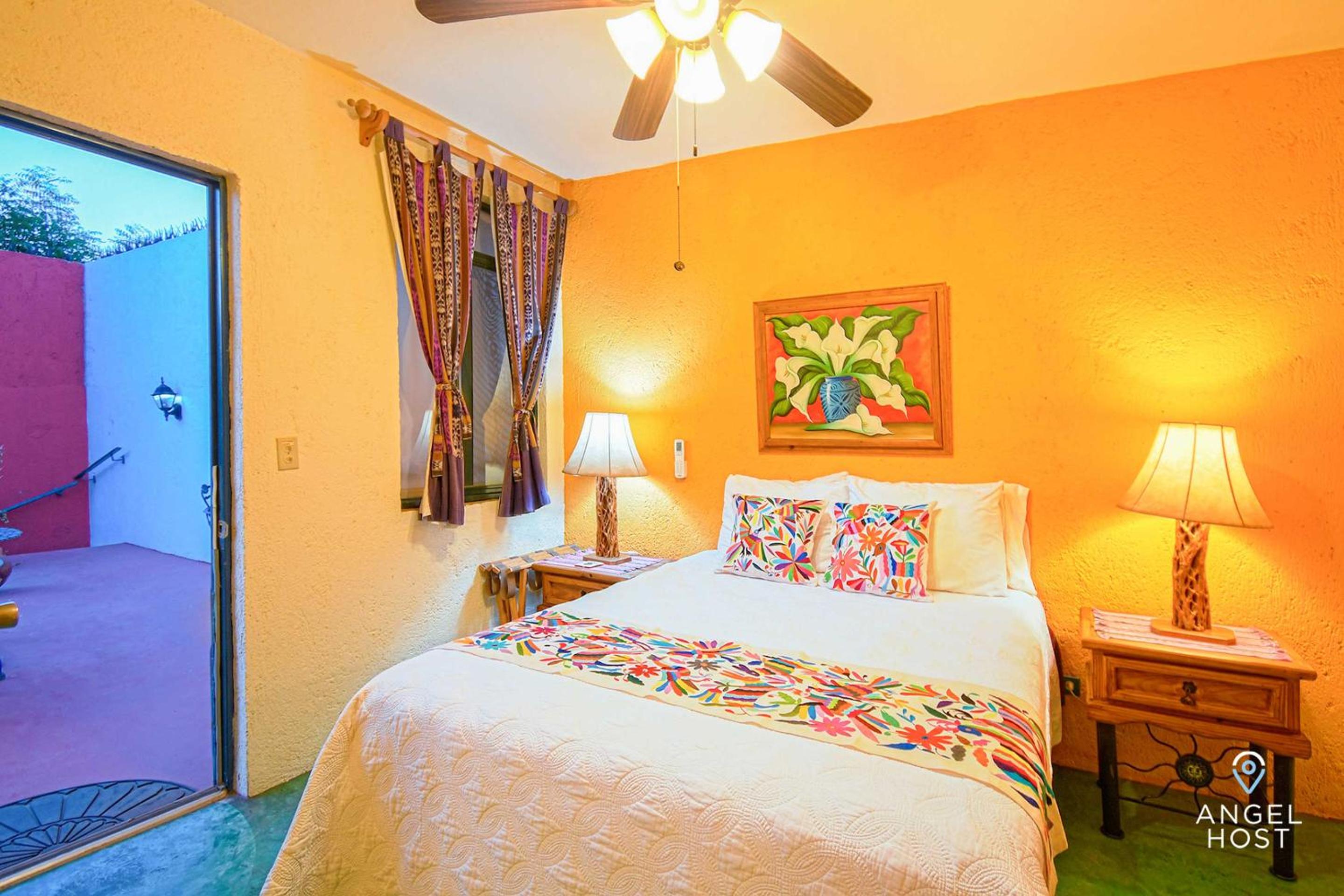 Comfy Retreat Stay and Walk to Malecon