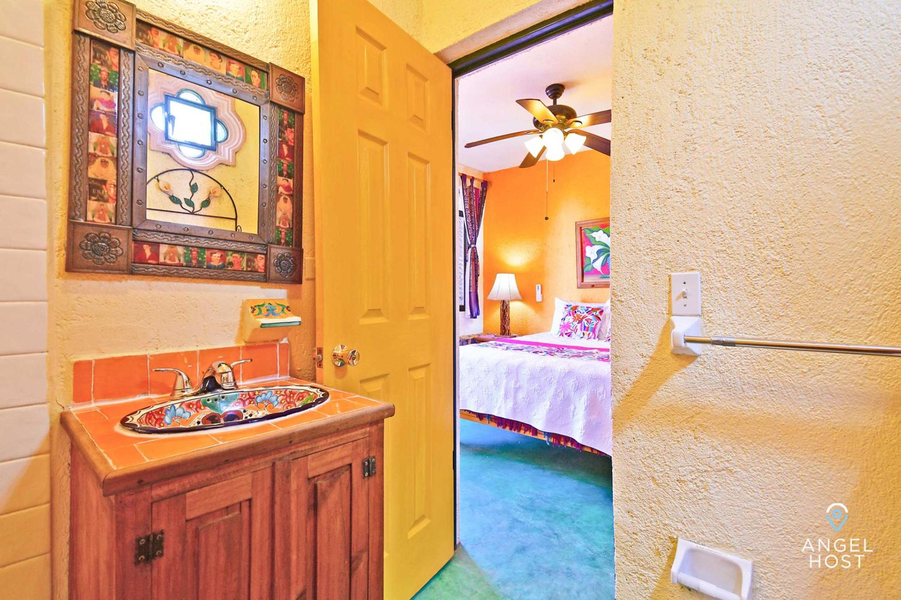 Comfy Retreat Stay and Walk to Malecon