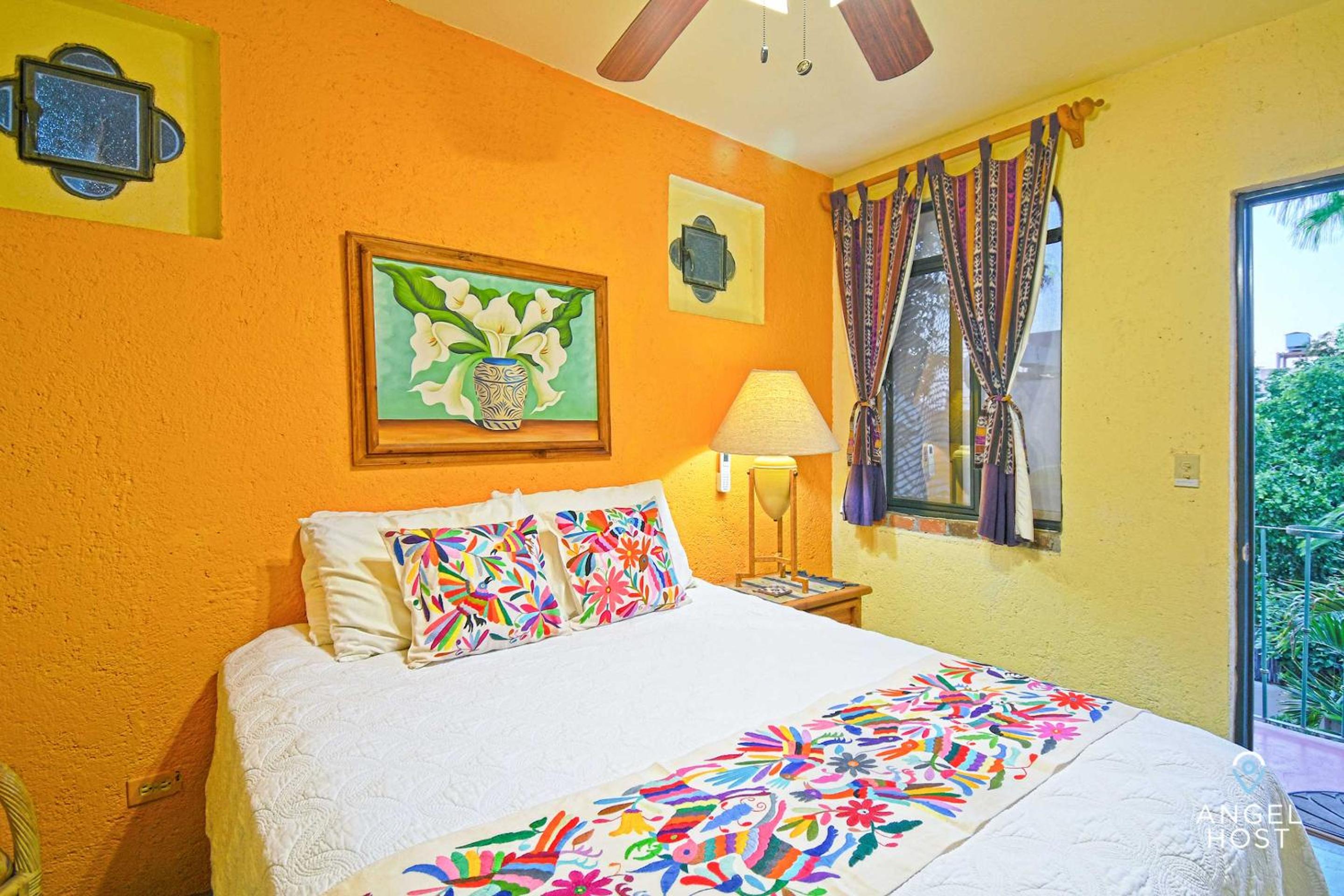 Comfy Retreat Stay and Walk to Malecon