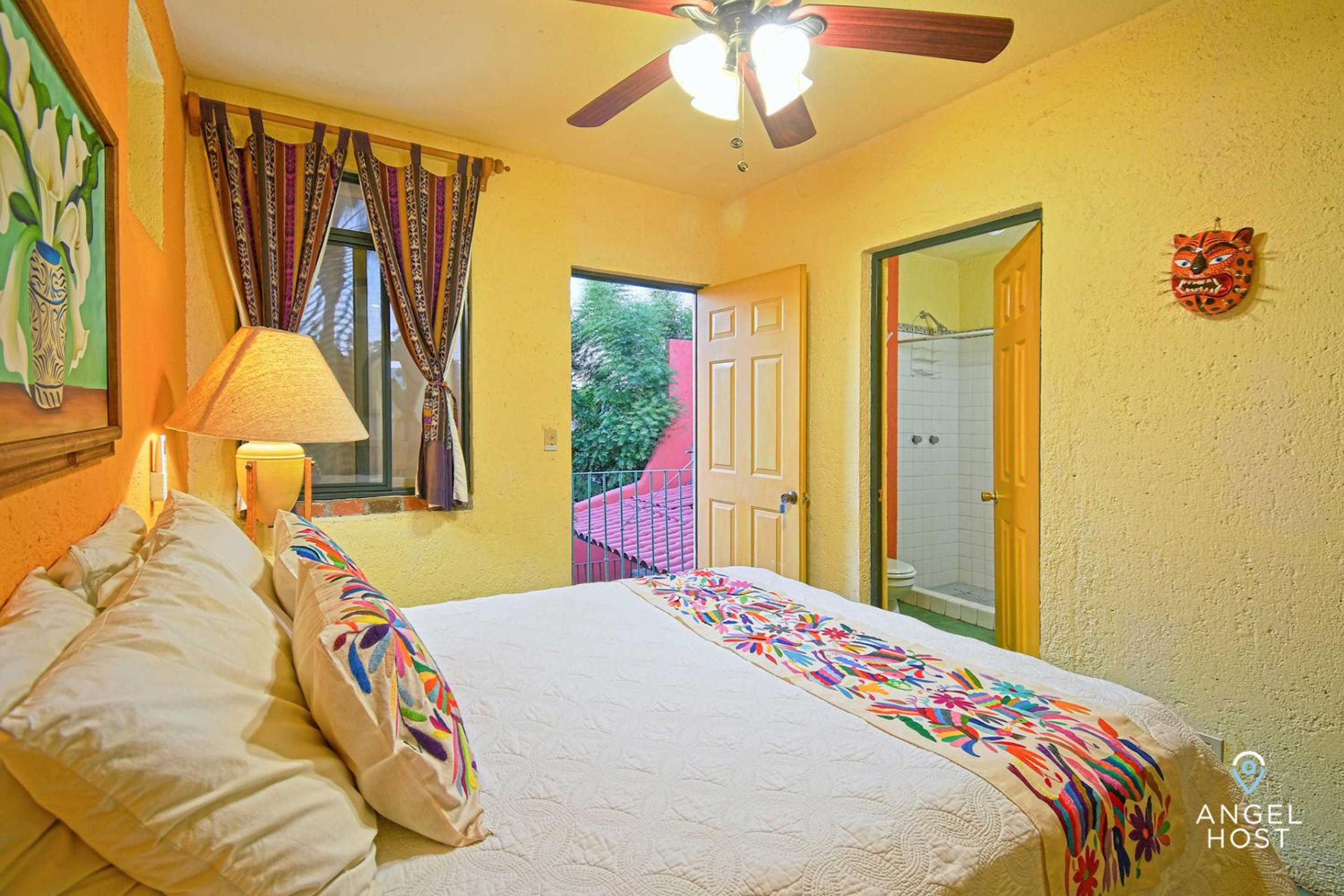 Comfy Retreat Stay and Walk to Malecon