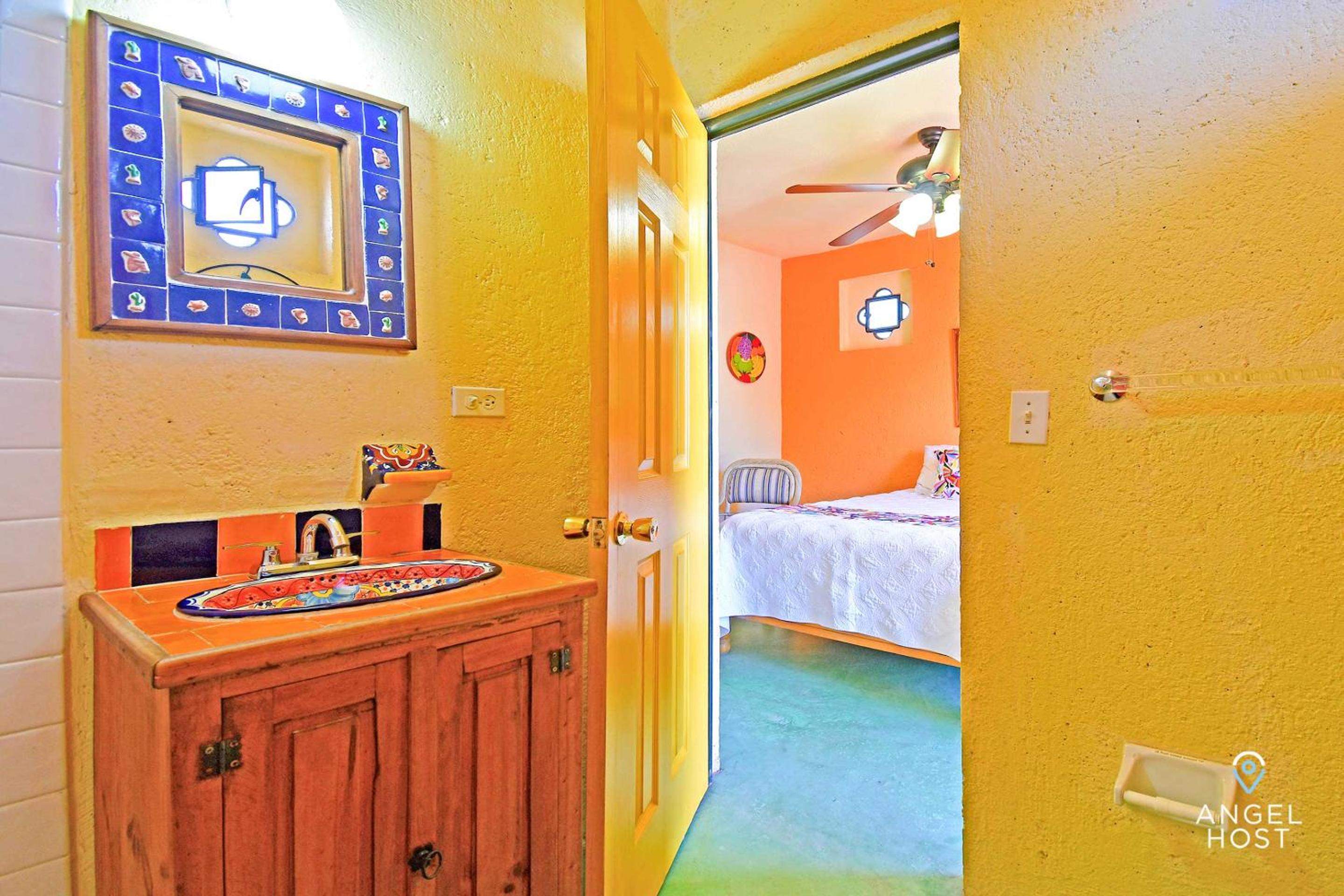 Comfy Retreat Stay and Walk to Malecon