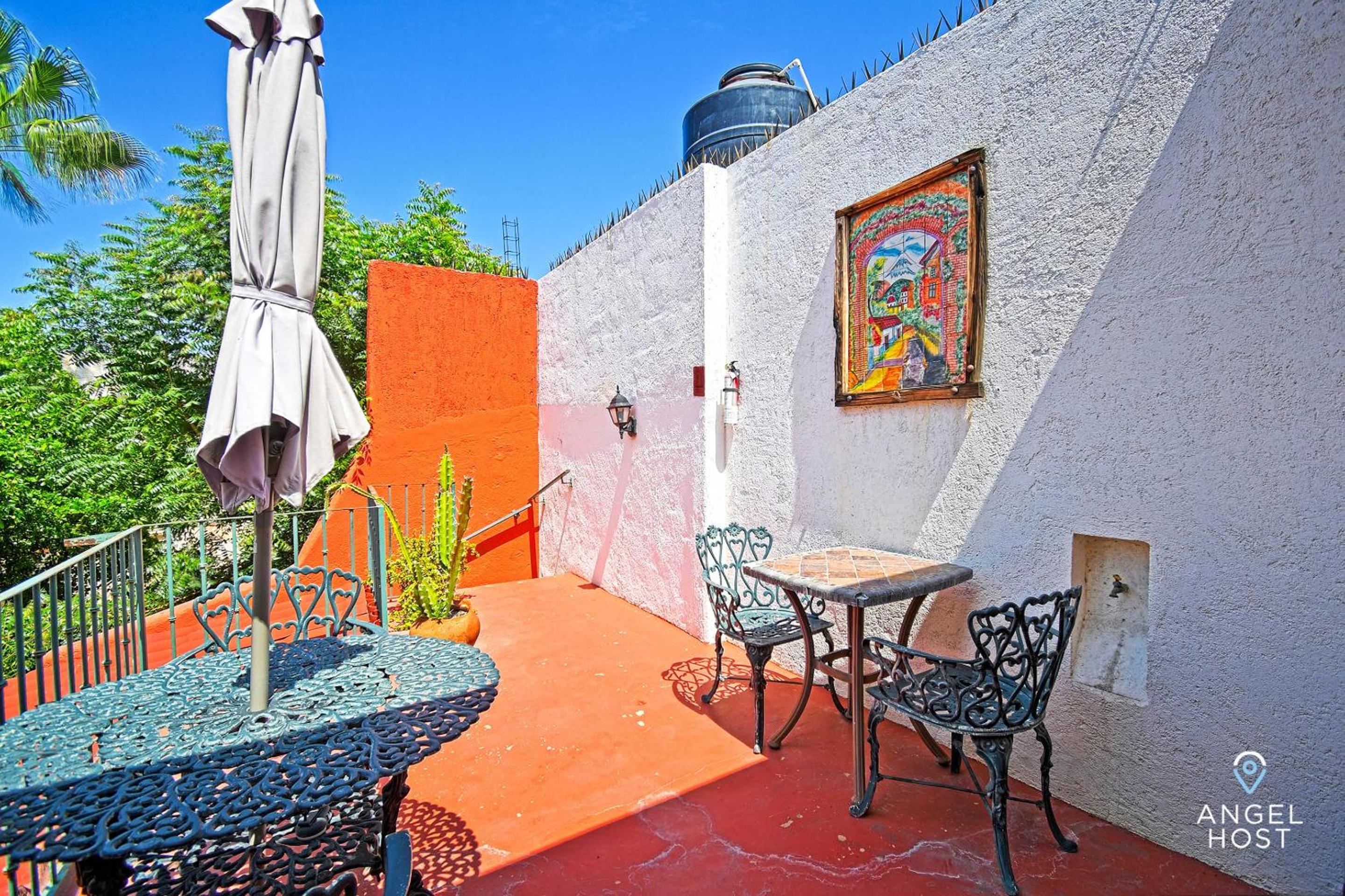 Comfy Retreat Stay and Walk to Malecon
