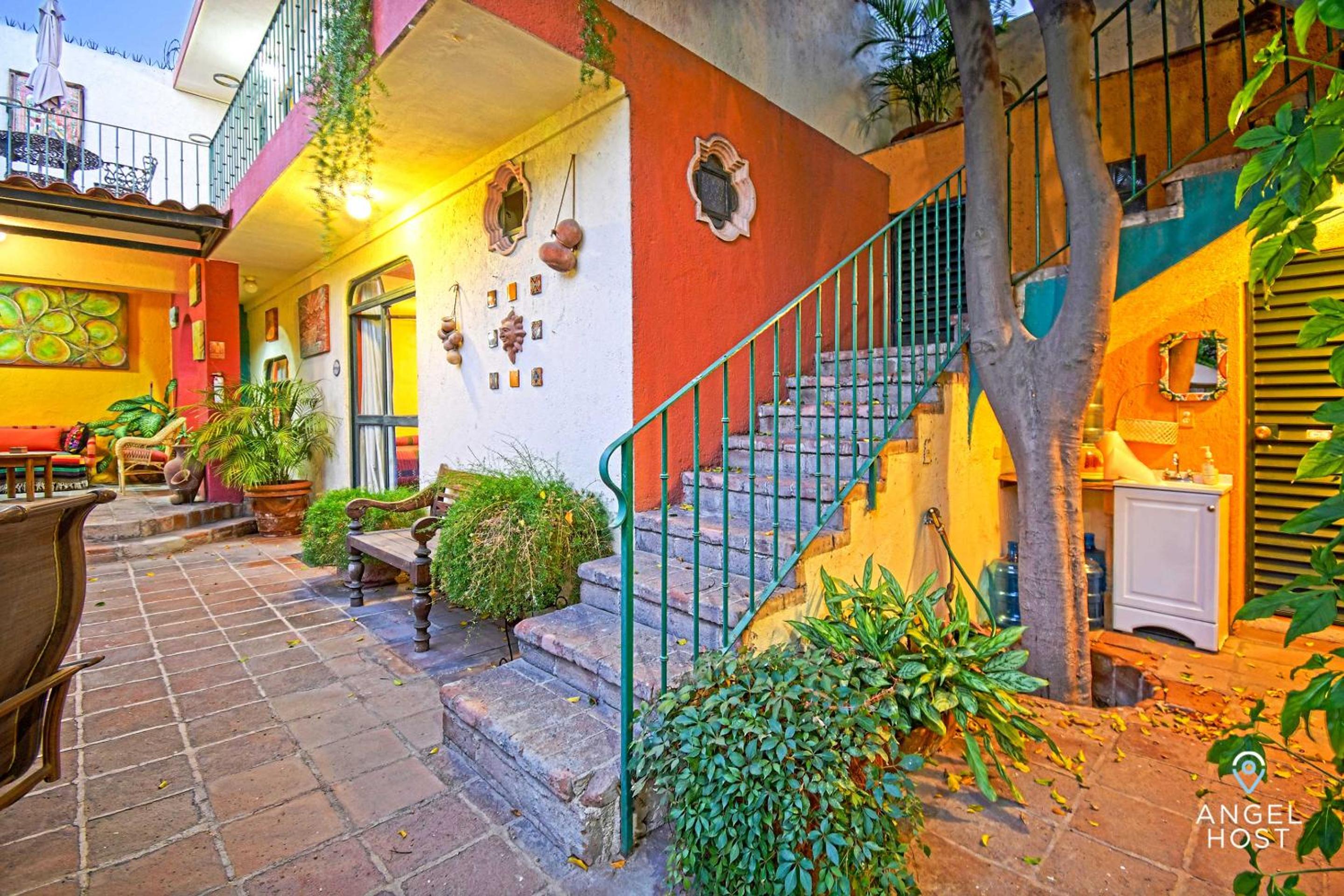 Comfy Retreat Stay and Walk to Malecon