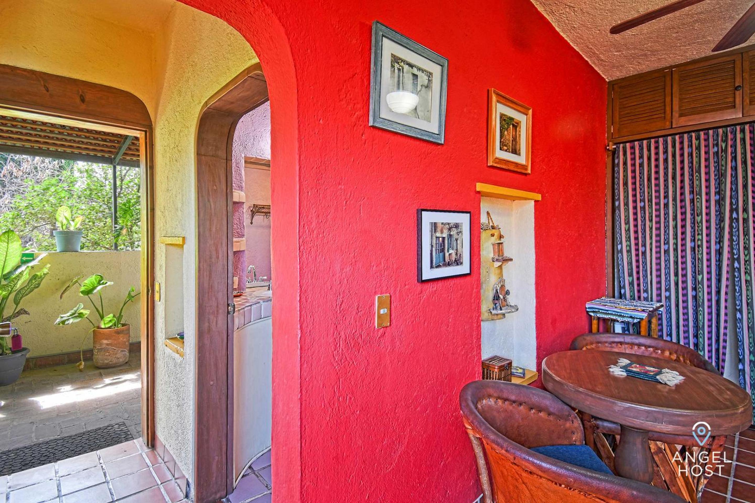 Comfy Retreat Stay and Walk to Malecon