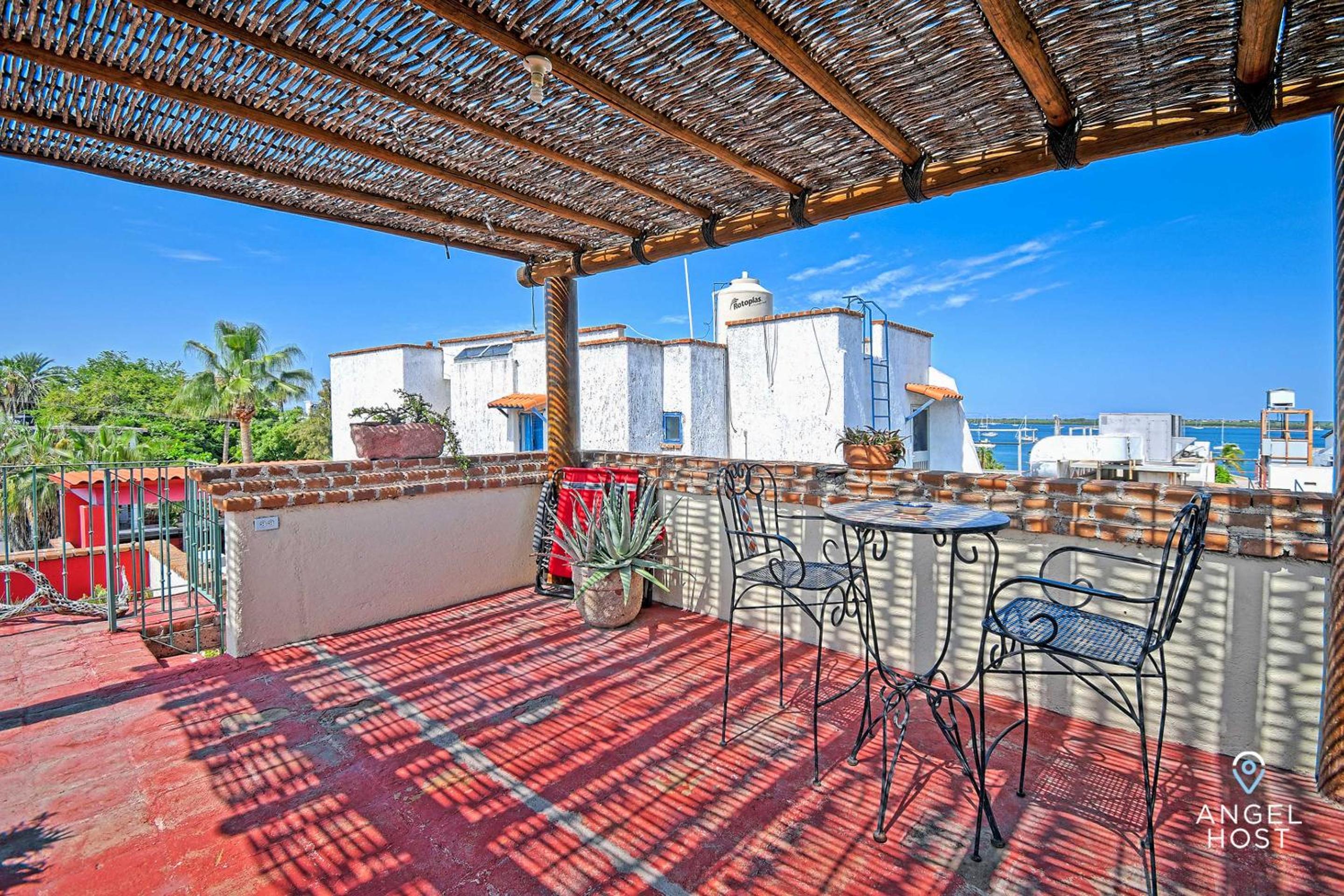 Comfy Retreat Stay and Walk to Malecon