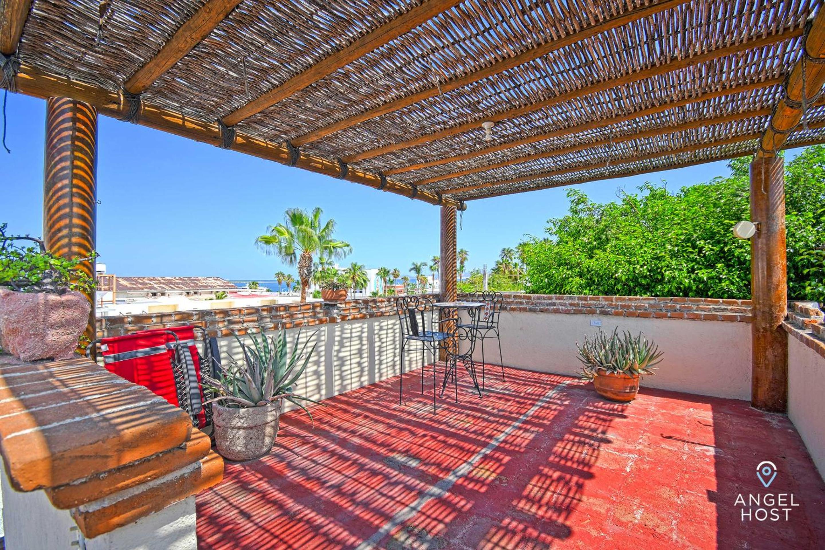 Comfy Retreat Stay and Walk to Malecon