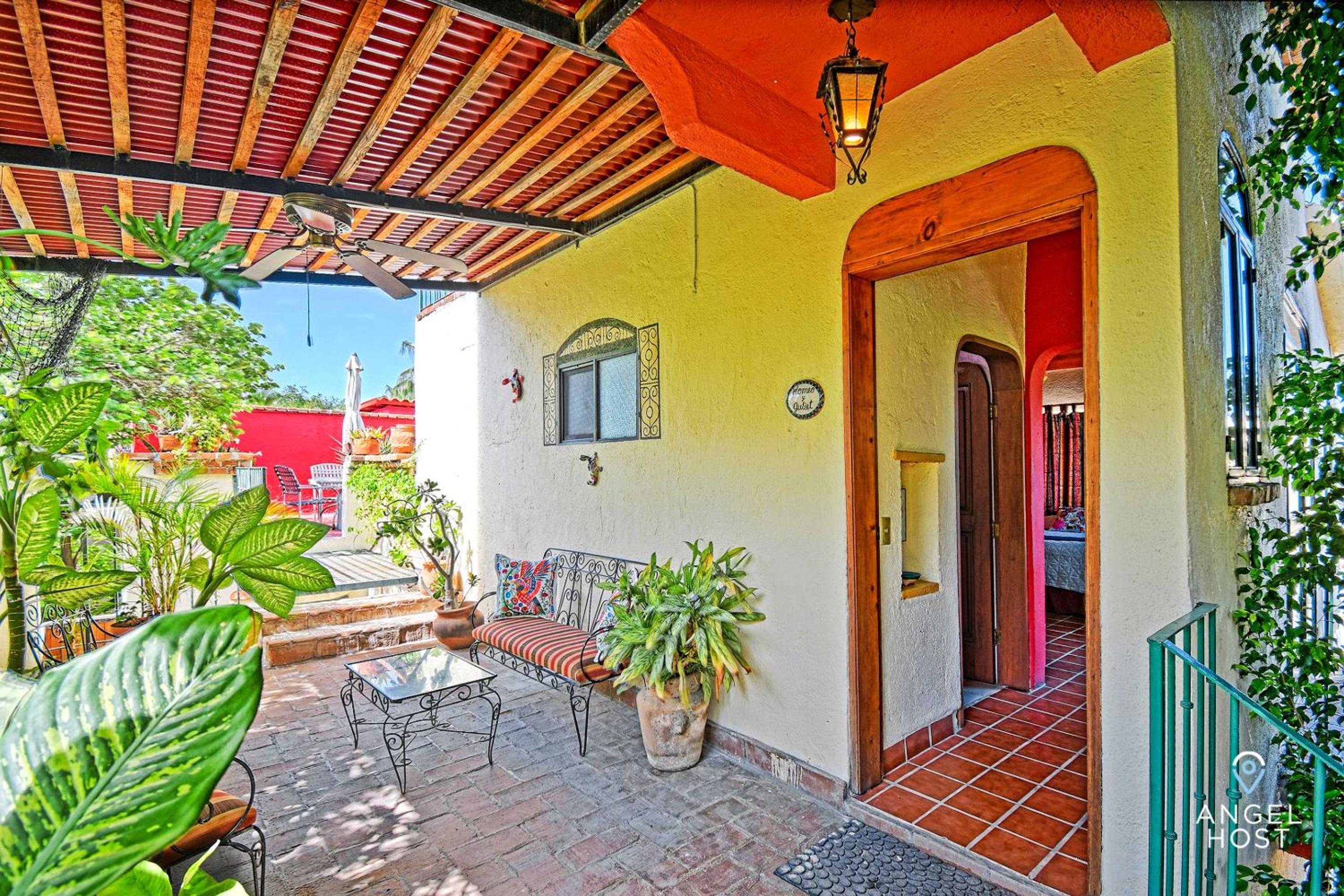 Comfy Retreat Stay and Walk to Malecon