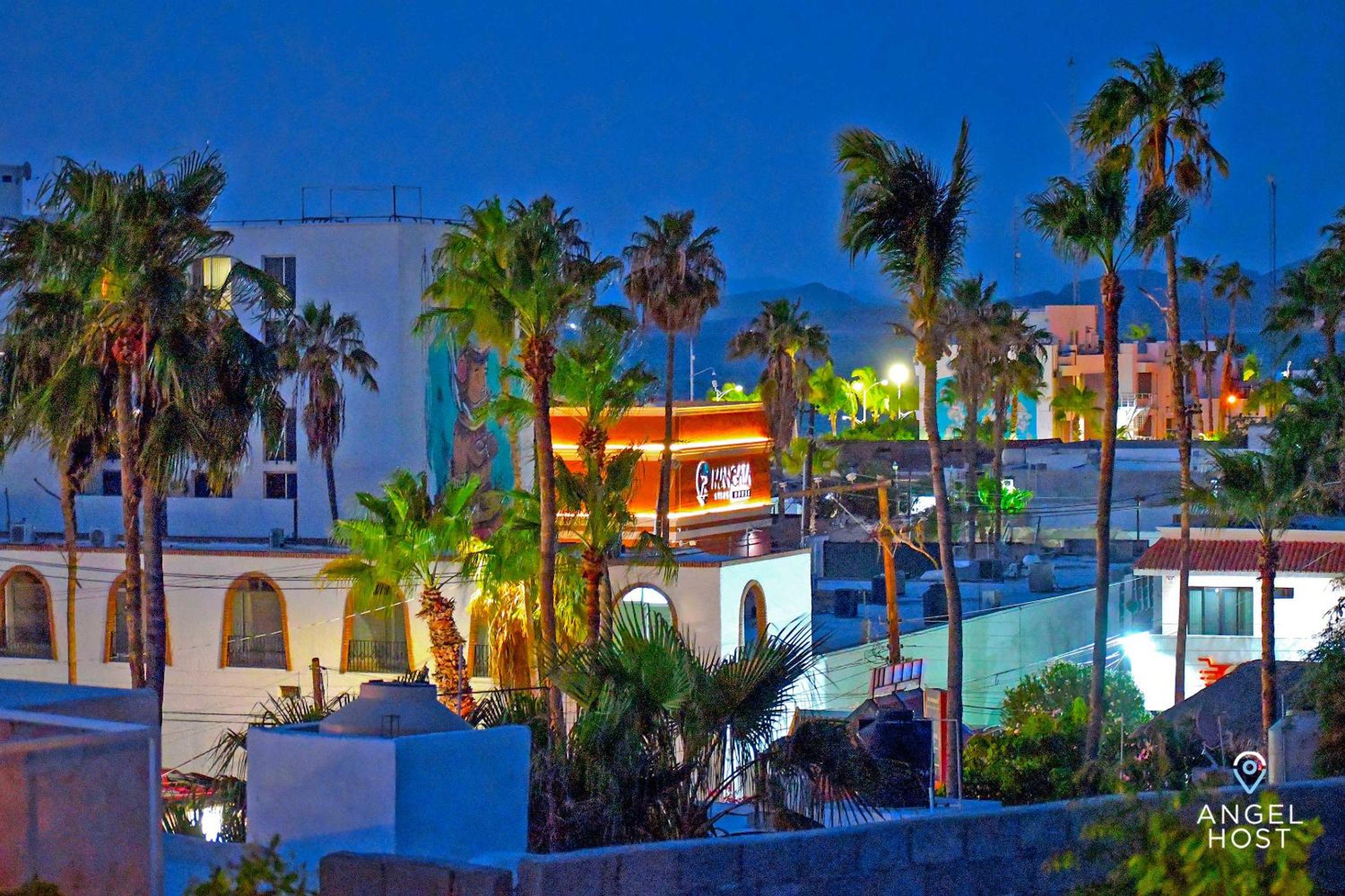 Comfy Retreat Stay and Walk to Malecon