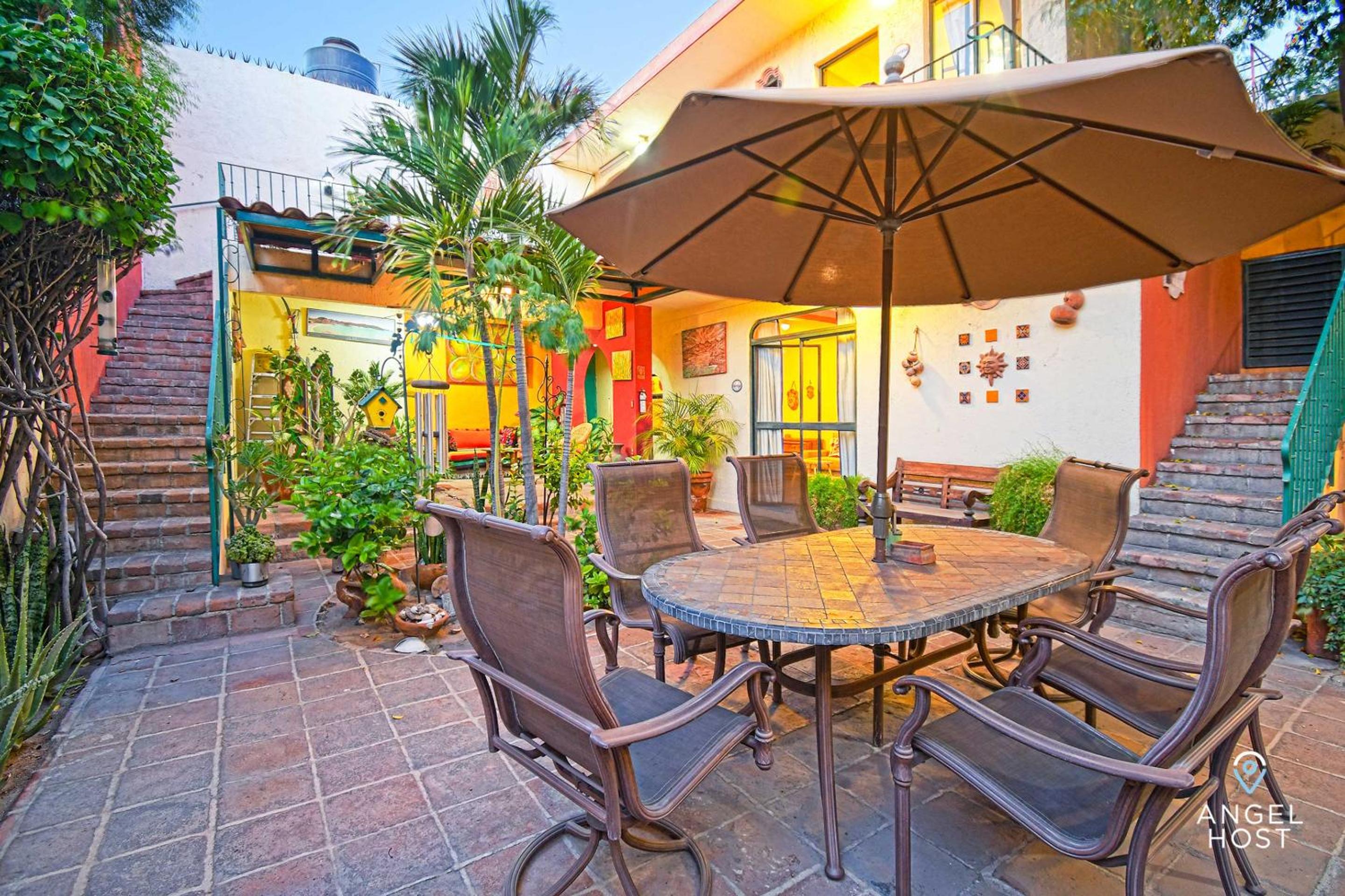 Comfy Retreat Stay and Walk to Malecon