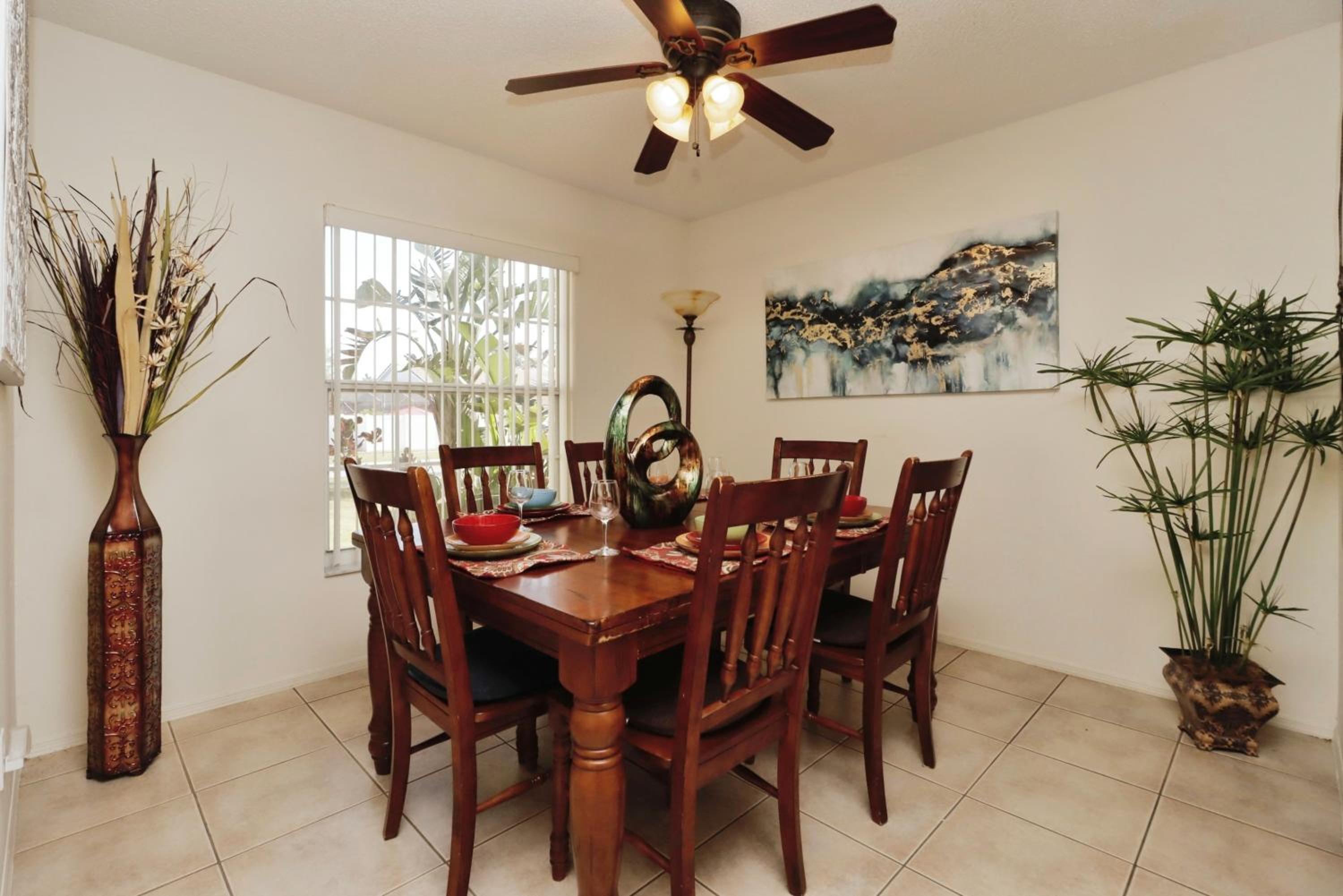 Ideal for Couples or Families looking for a Vacation Home with Private Pool and Yard