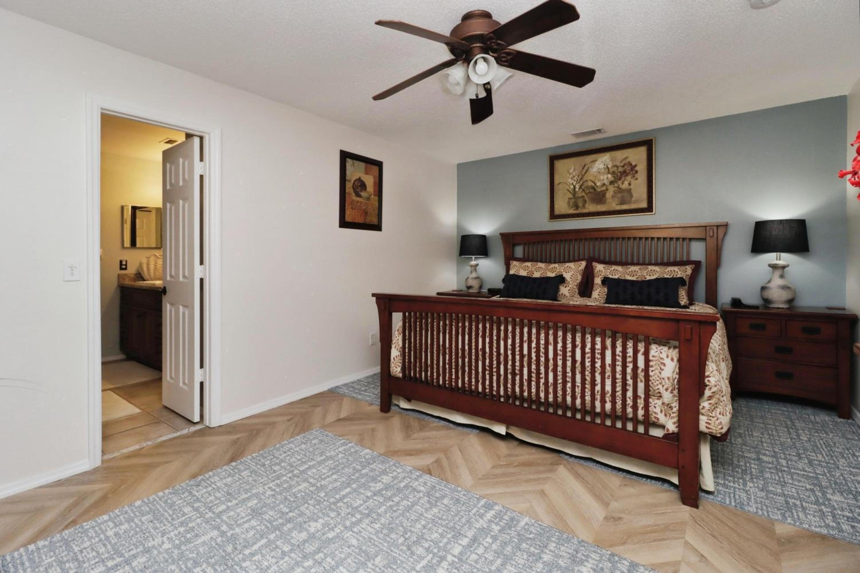 Ideal for Couples or Families looking for a Vacation Home with Private Pool and Yard