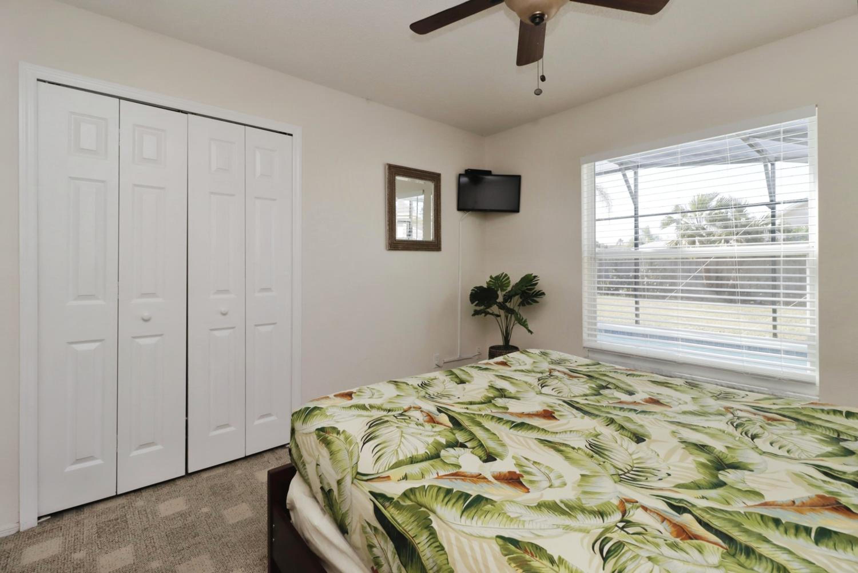 Ideal for Couples or Families looking for a Vacation Home with Private Pool and Yard