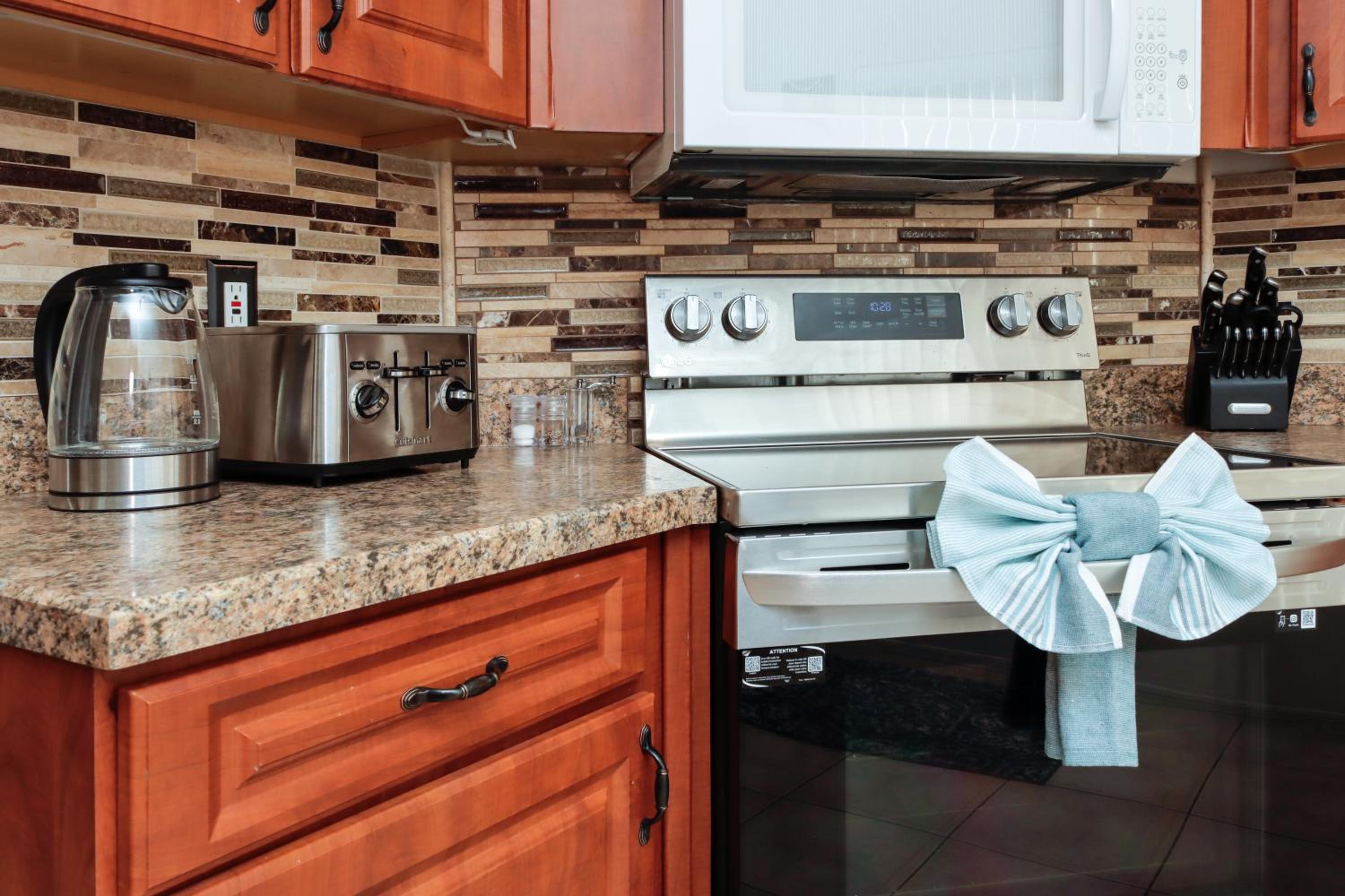 Ideal for Couples or Families looking for a Vacation Home with Private Pool and Yard