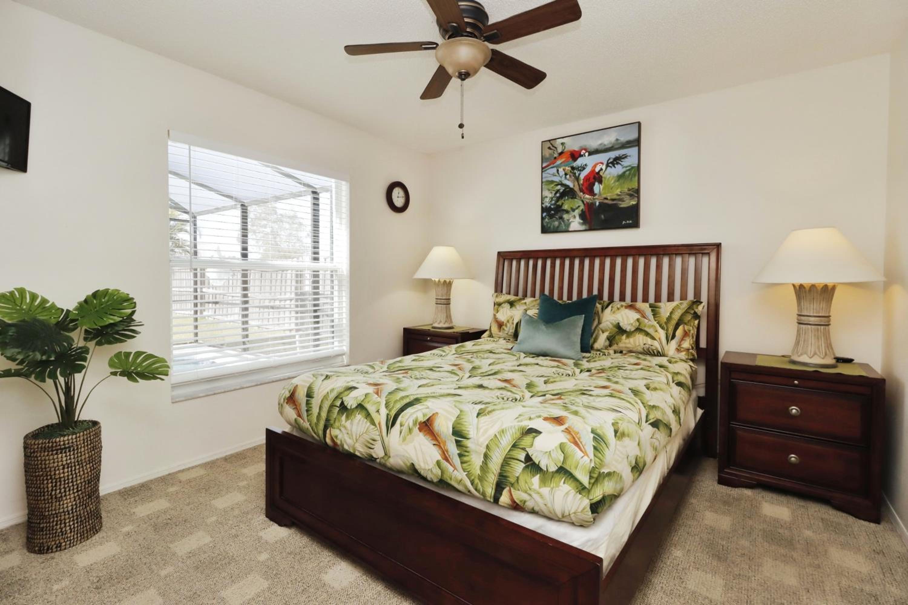 Ideal for Couples or Families looking for a Vacation Home with Private Pool and Yard