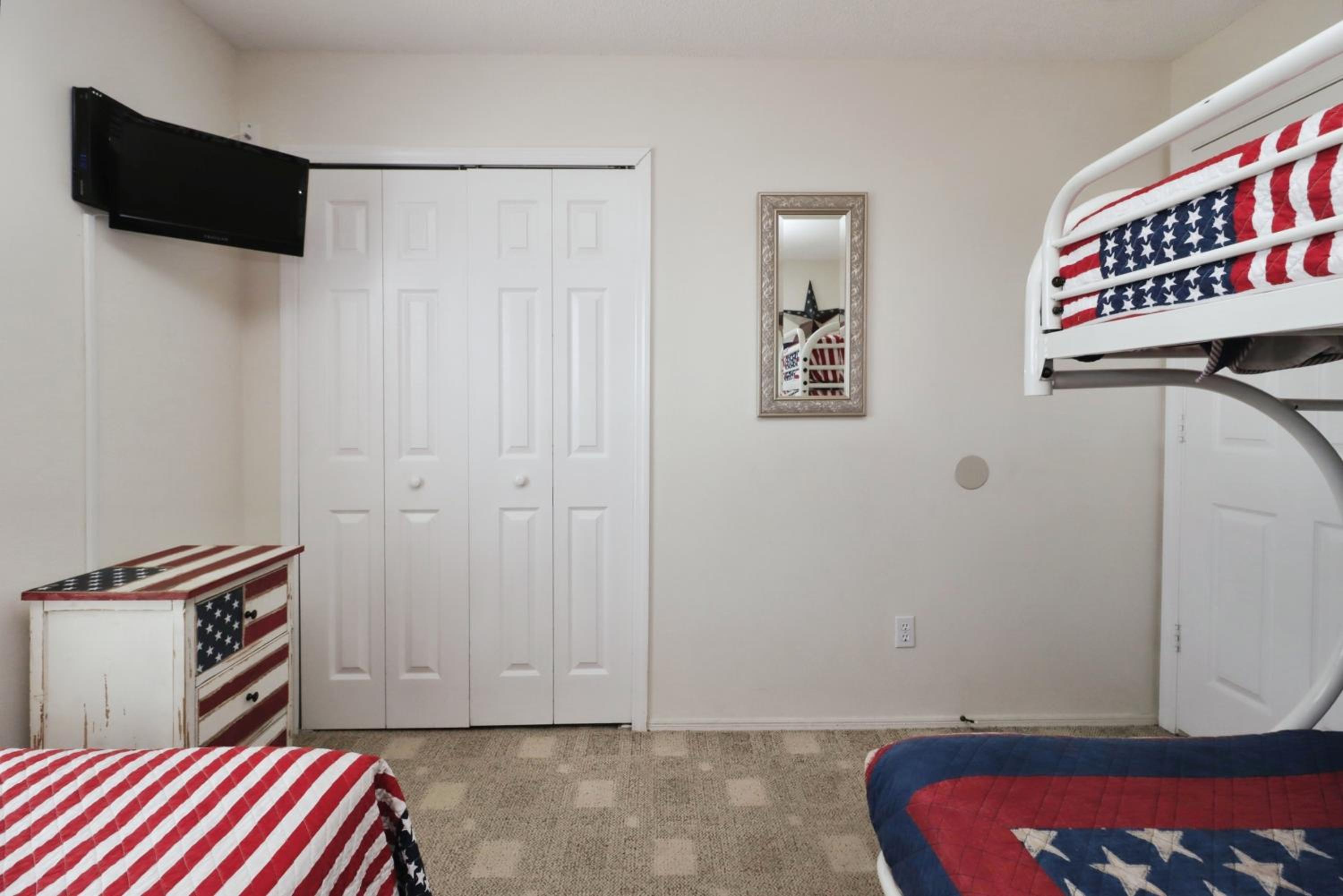 Ideal for Couples or Families looking for a Vacation Home with Private Pool and Yard