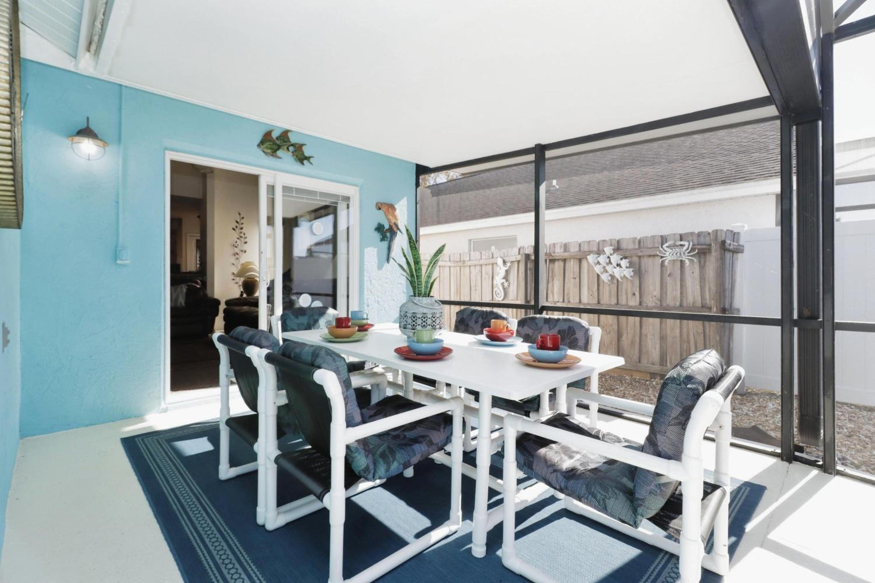 Ideal for Couples or Families looking for a Vacation Home with Private Pool and Yard