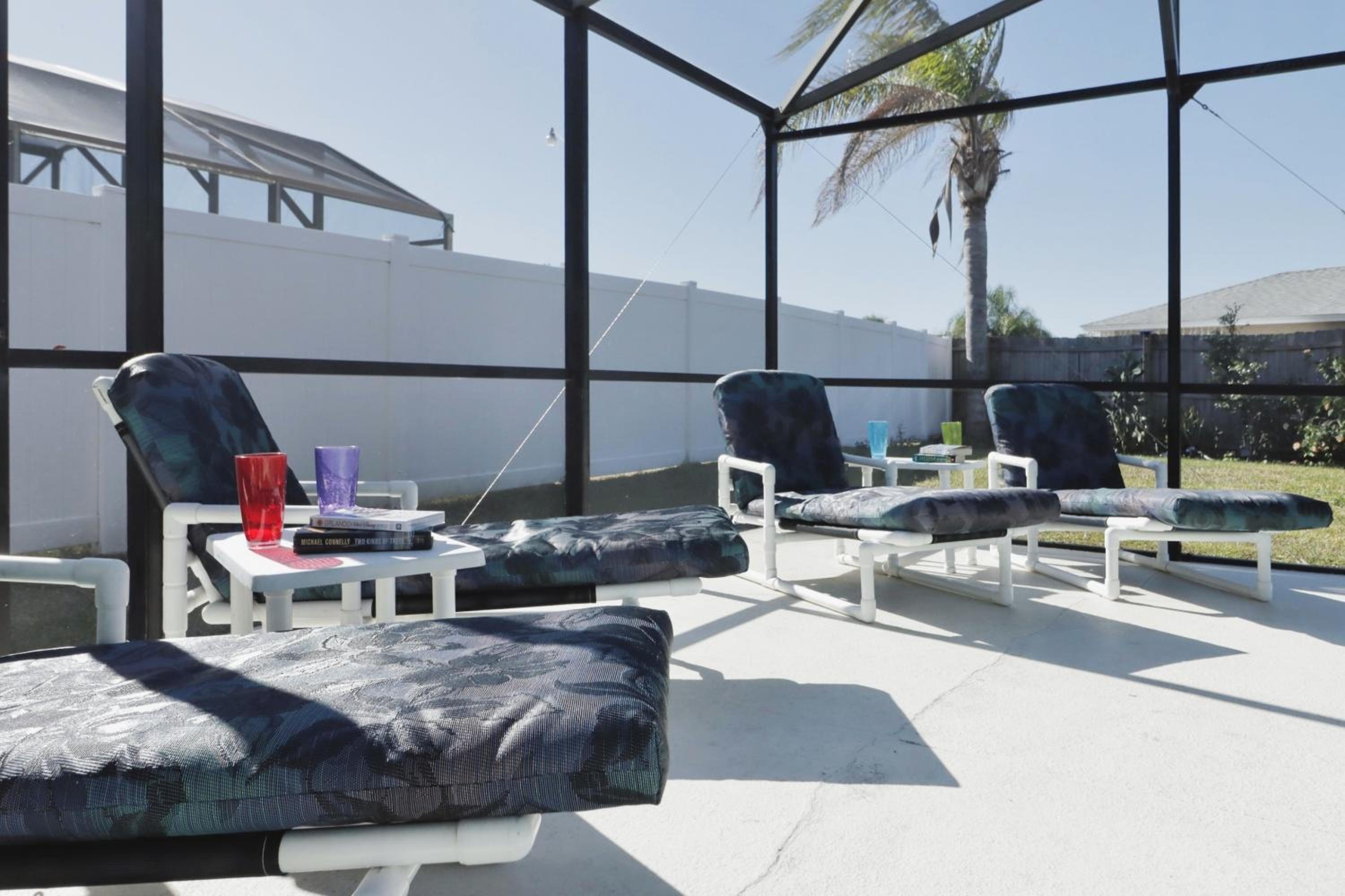 Ideal for Couples or Families looking for a Vacation Home with Private Pool and Yard