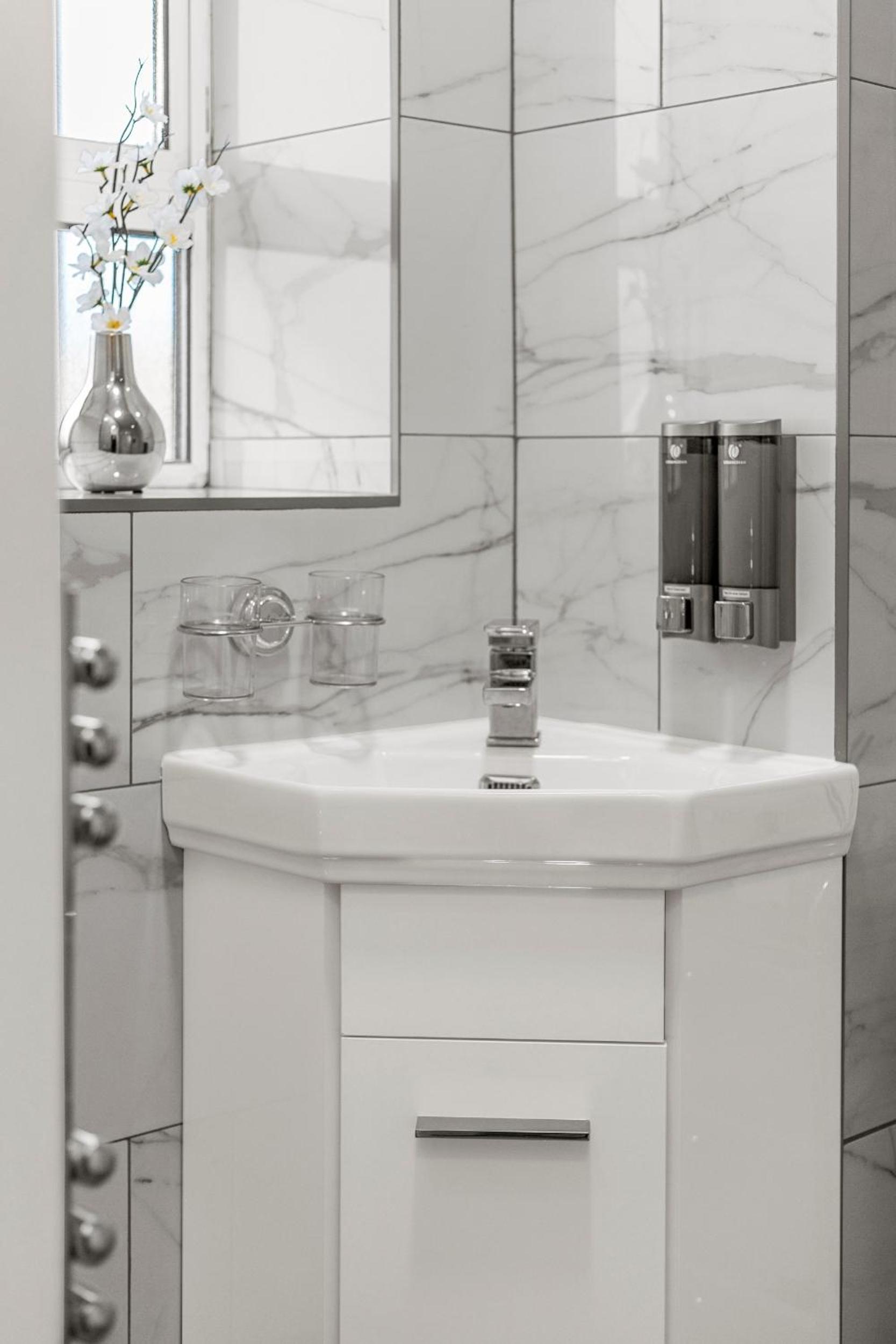 Jasmine Suite by Yielding Bricks