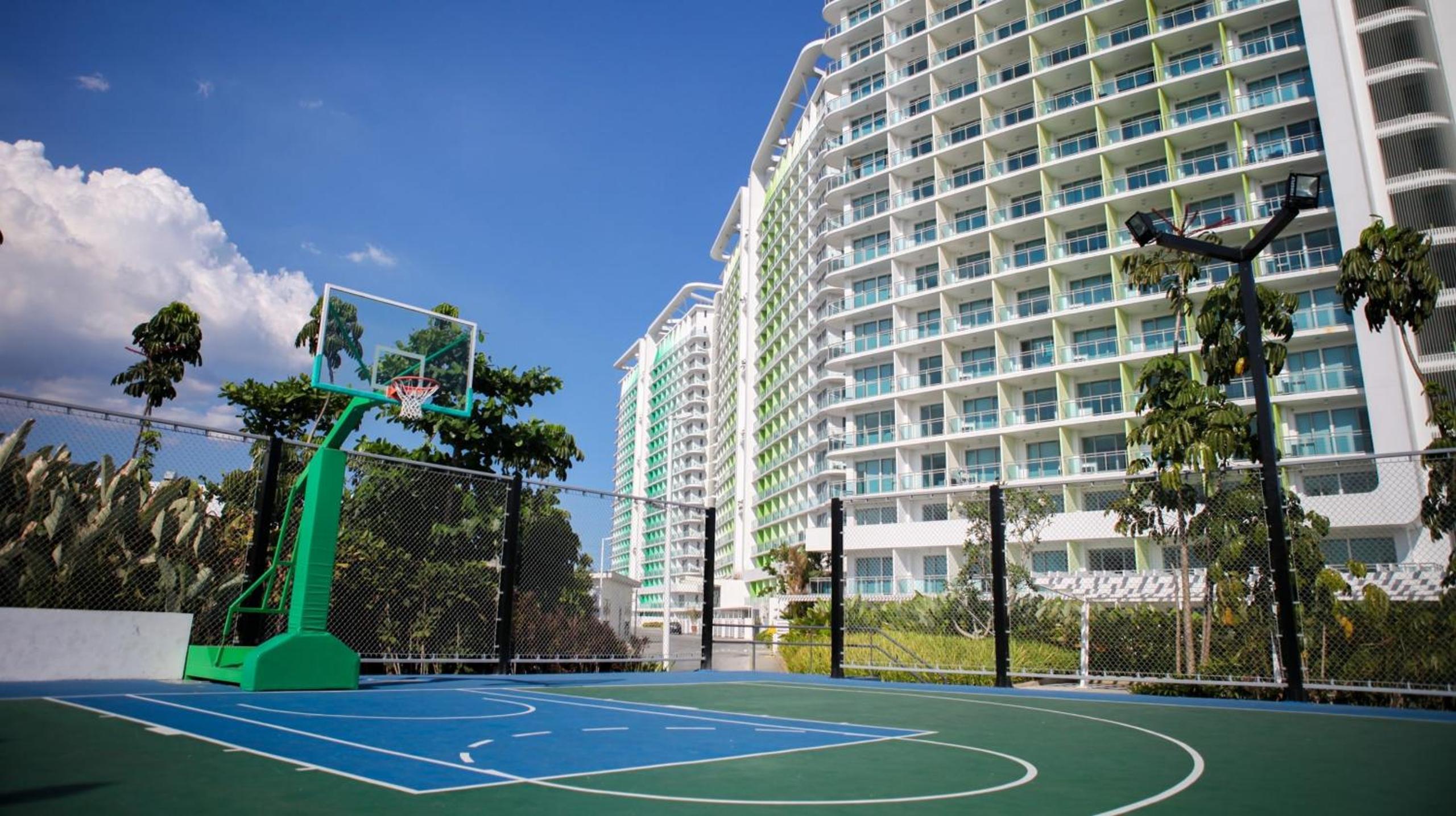 Luxury 1Bedroom Condo Unit Near Manila Airport - Azure Resort Residences