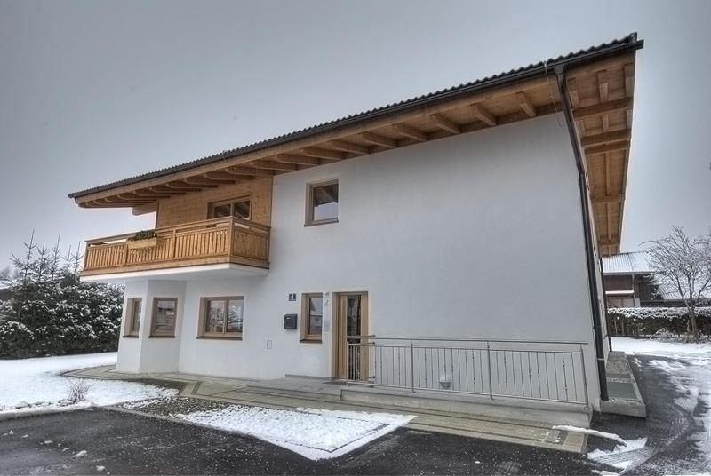 Chalet Apartment Ski and Golf by Kaprun Rentals view 4