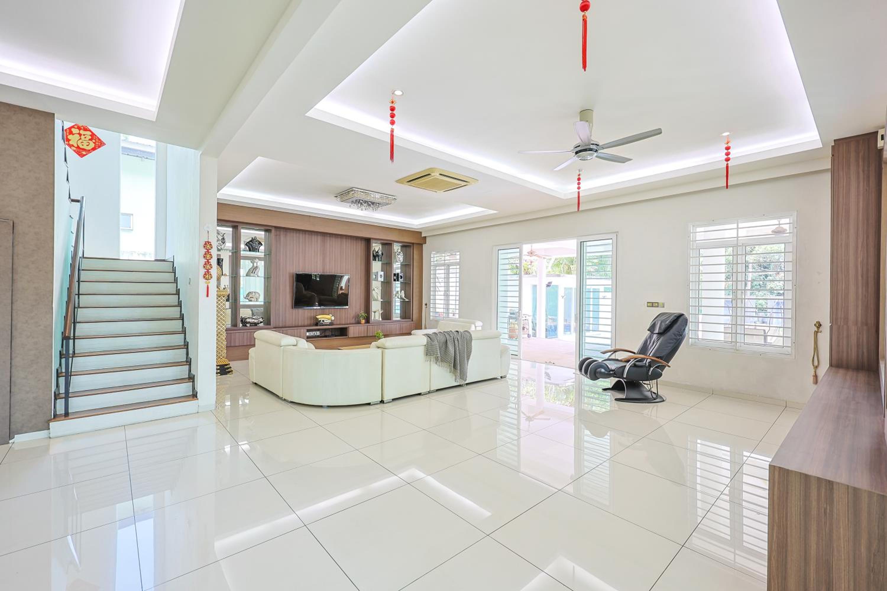 Serene Pool Villa -Luxury Stay with Relaxing Vibes -Clover Home