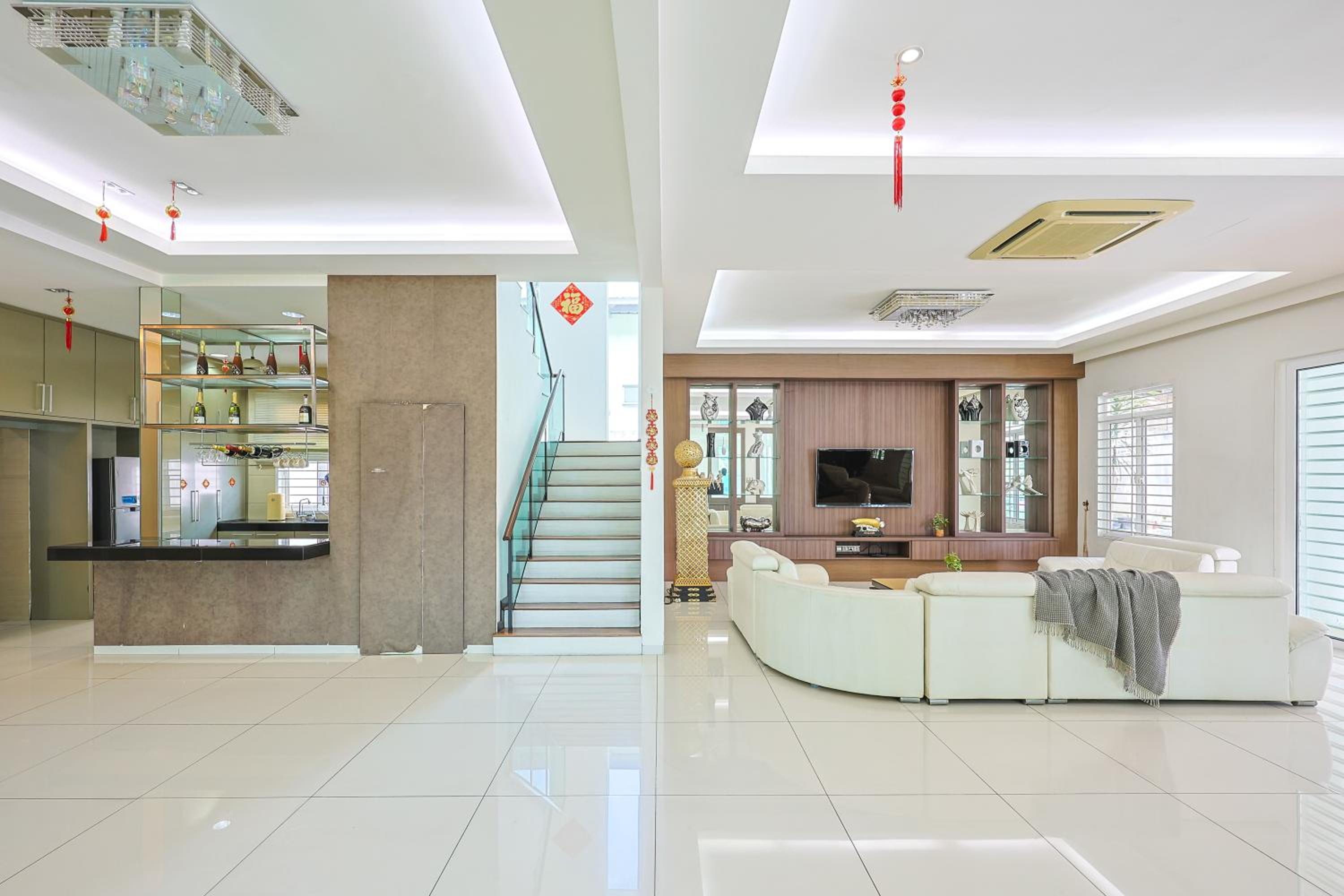 Serene Pool Villa -Luxury Stay with Relaxing Vibes -Clover Home