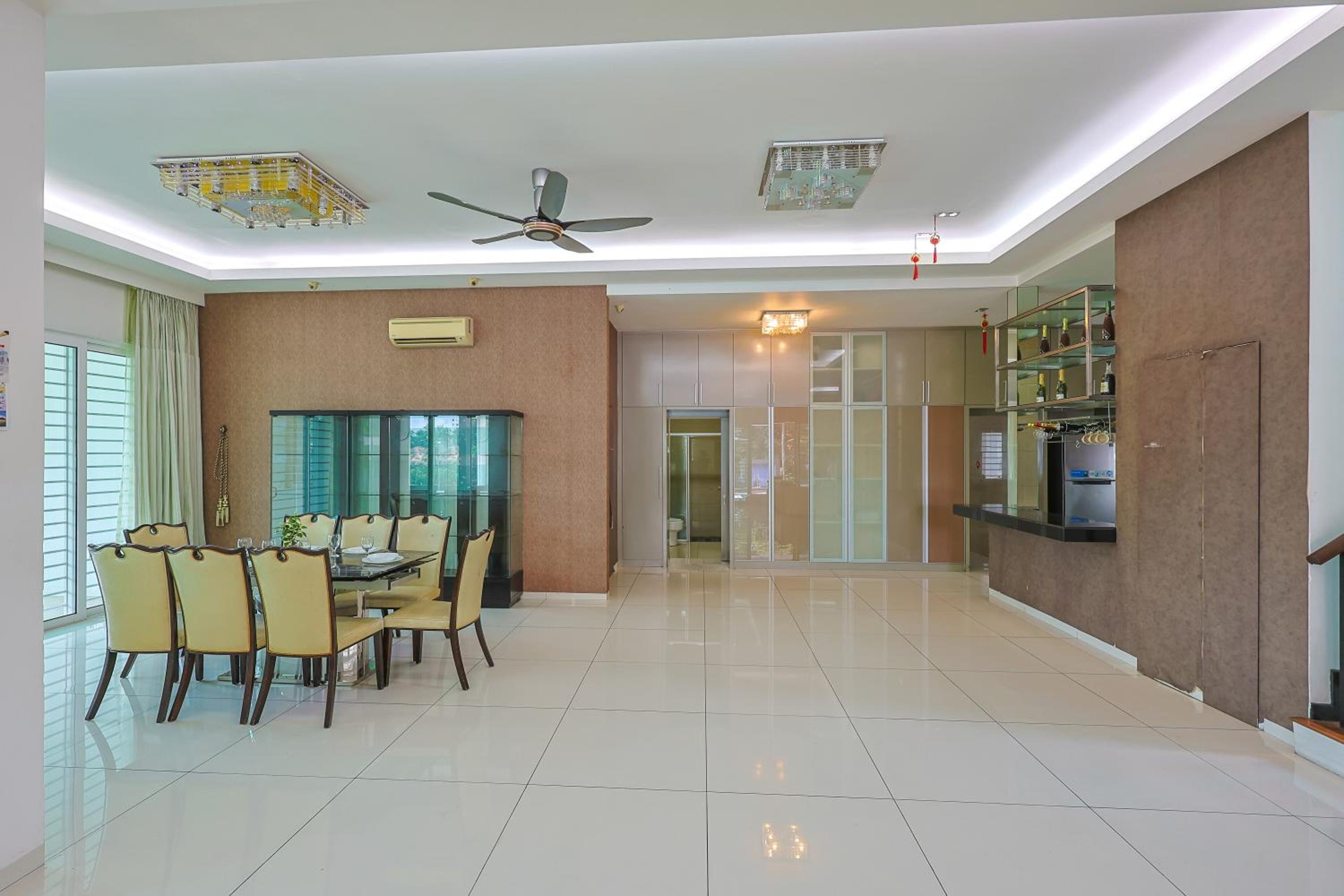 Serene Pool Villa -Luxury Stay with Relaxing Vibes -Clover Home