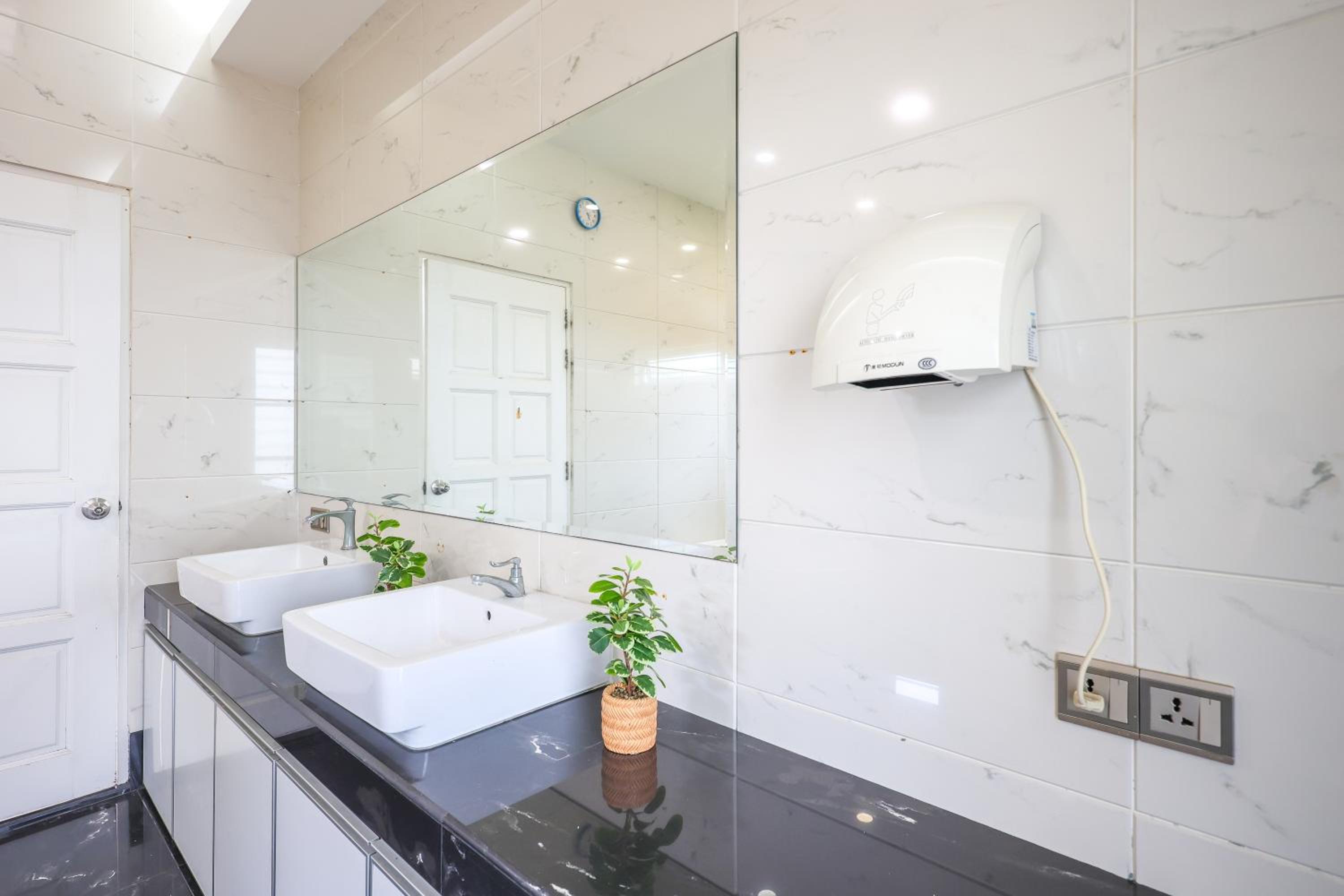 Serene Pool Villa -Luxury Stay with Relaxing Vibes -Clover Home