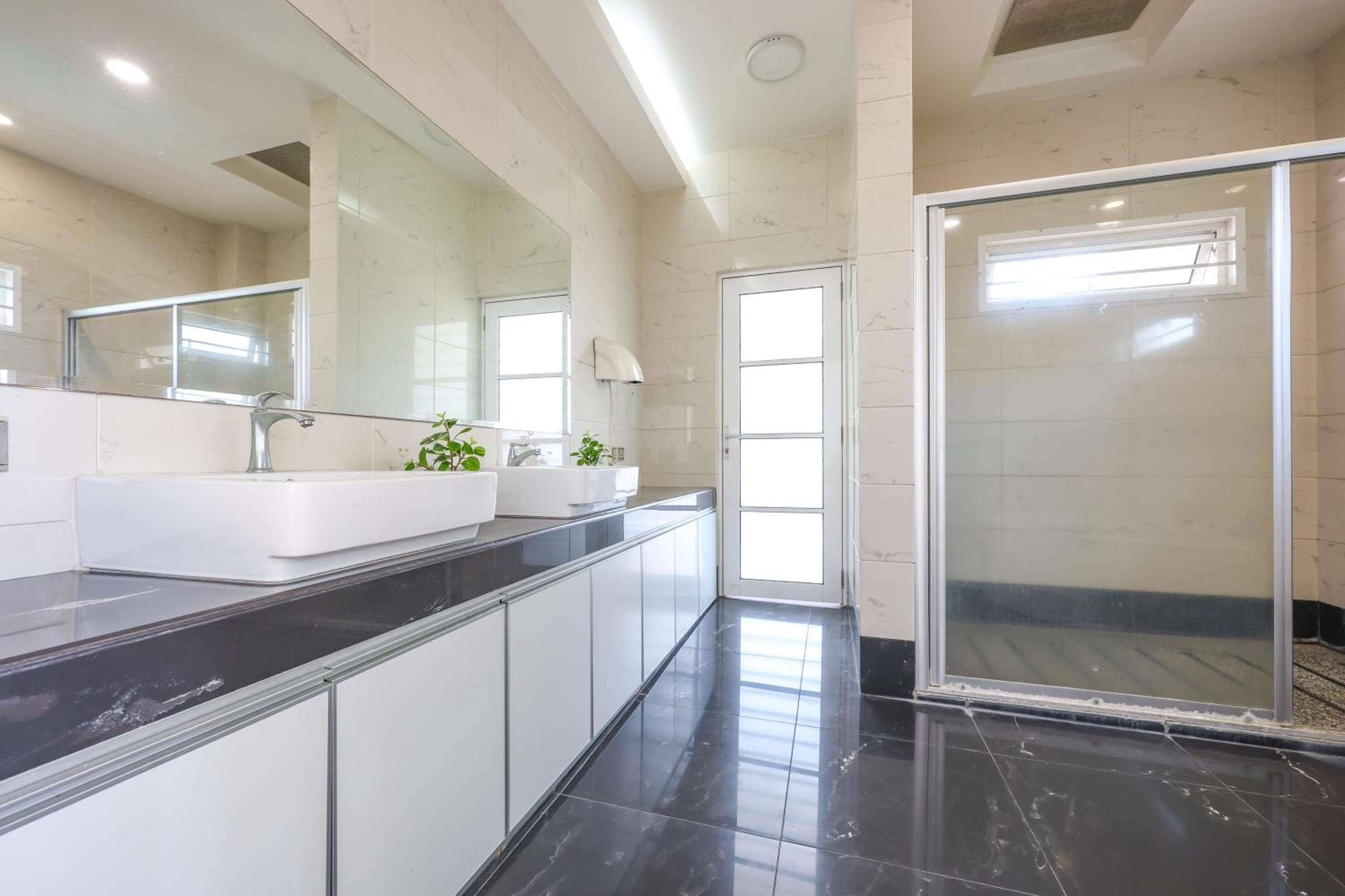 Serene Pool Villa -Luxury Stay with Relaxing Vibes -Clover Home