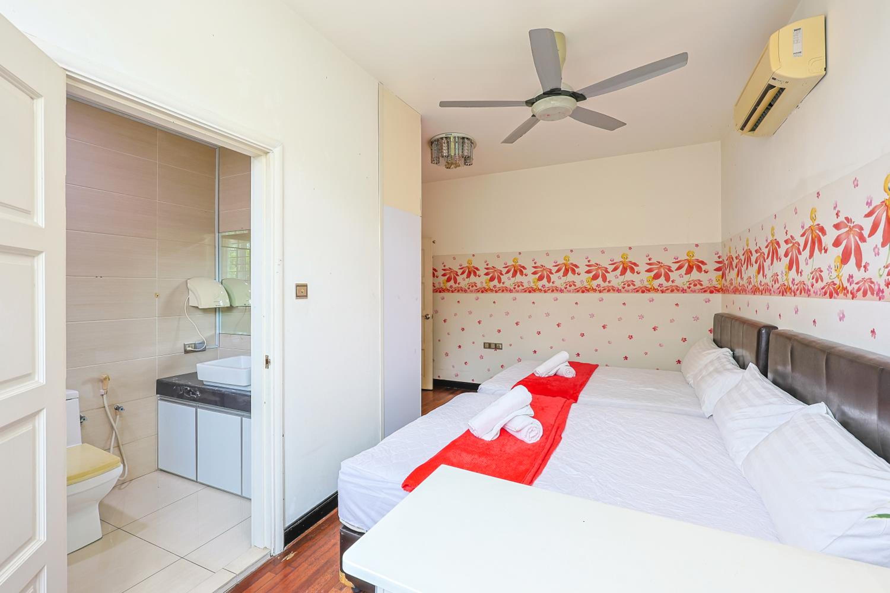 Serene Pool Villa -Luxury Stay with Relaxing Vibes -Clover Home