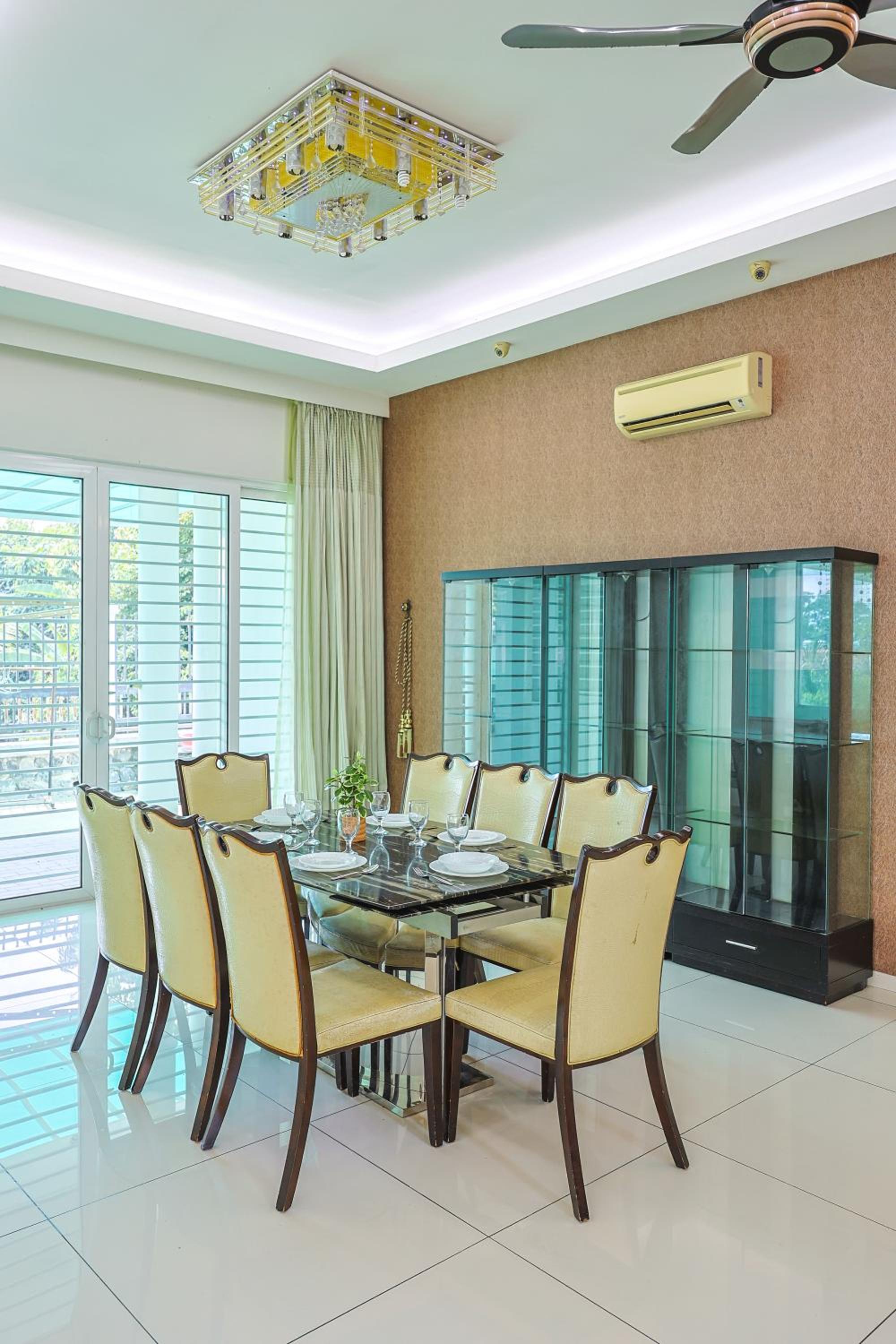 Serene Pool Villa -Luxury Stay with Relaxing Vibes -Clover Home