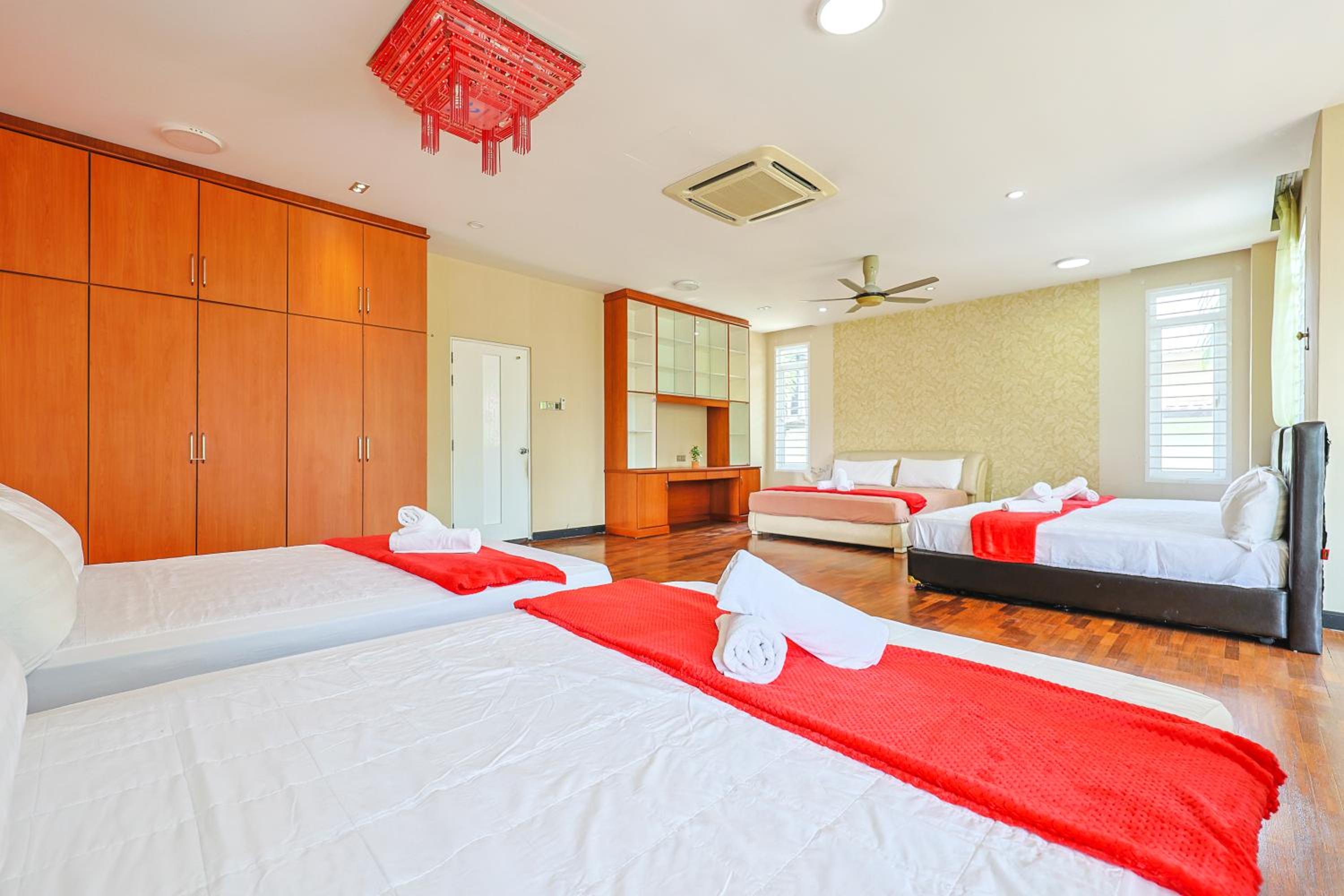 Serene Pool Villa -Luxury Stay with Relaxing Vibes -Clover Home