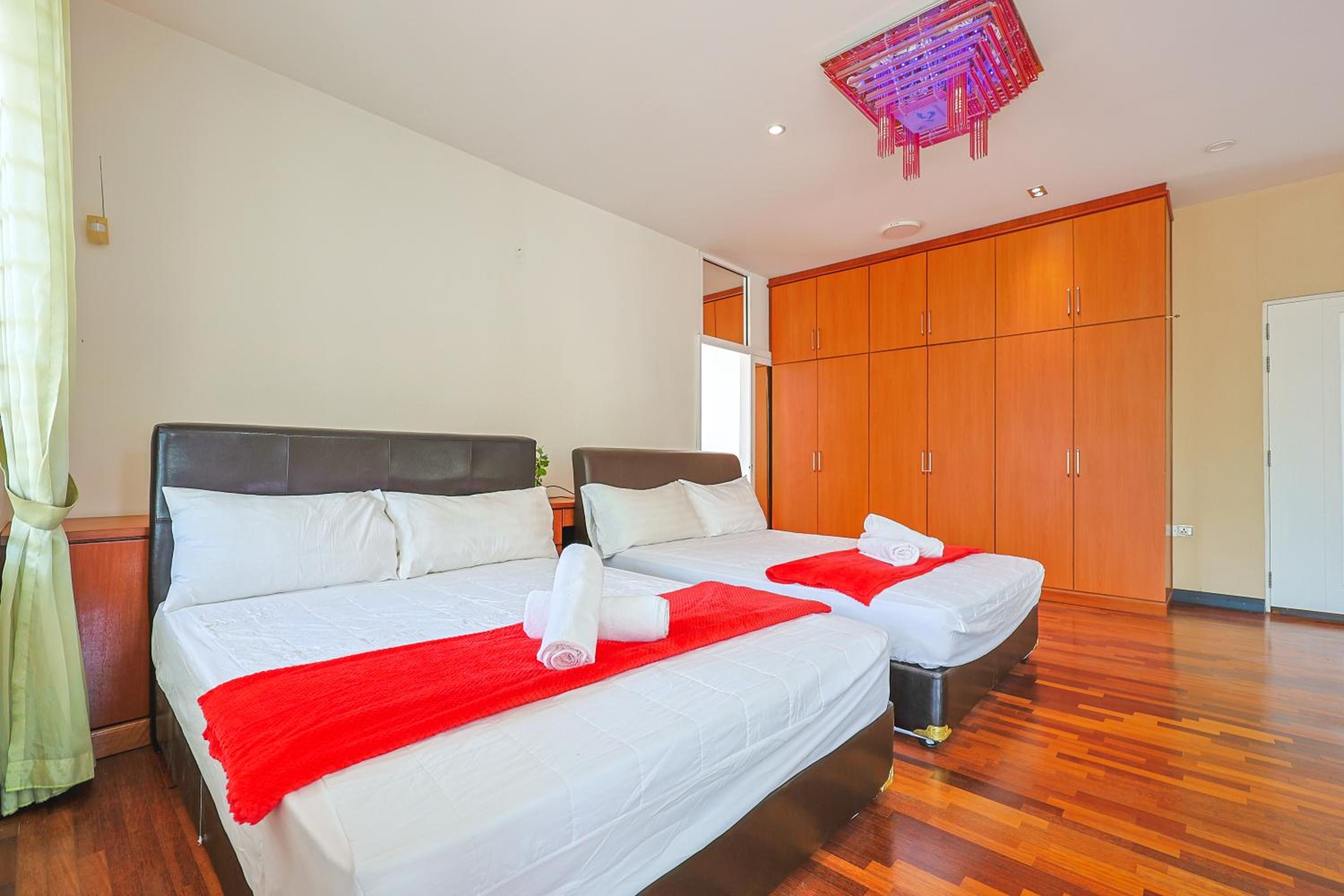 Serene Pool Villa -Luxury Stay with Relaxing Vibes -Clover Home