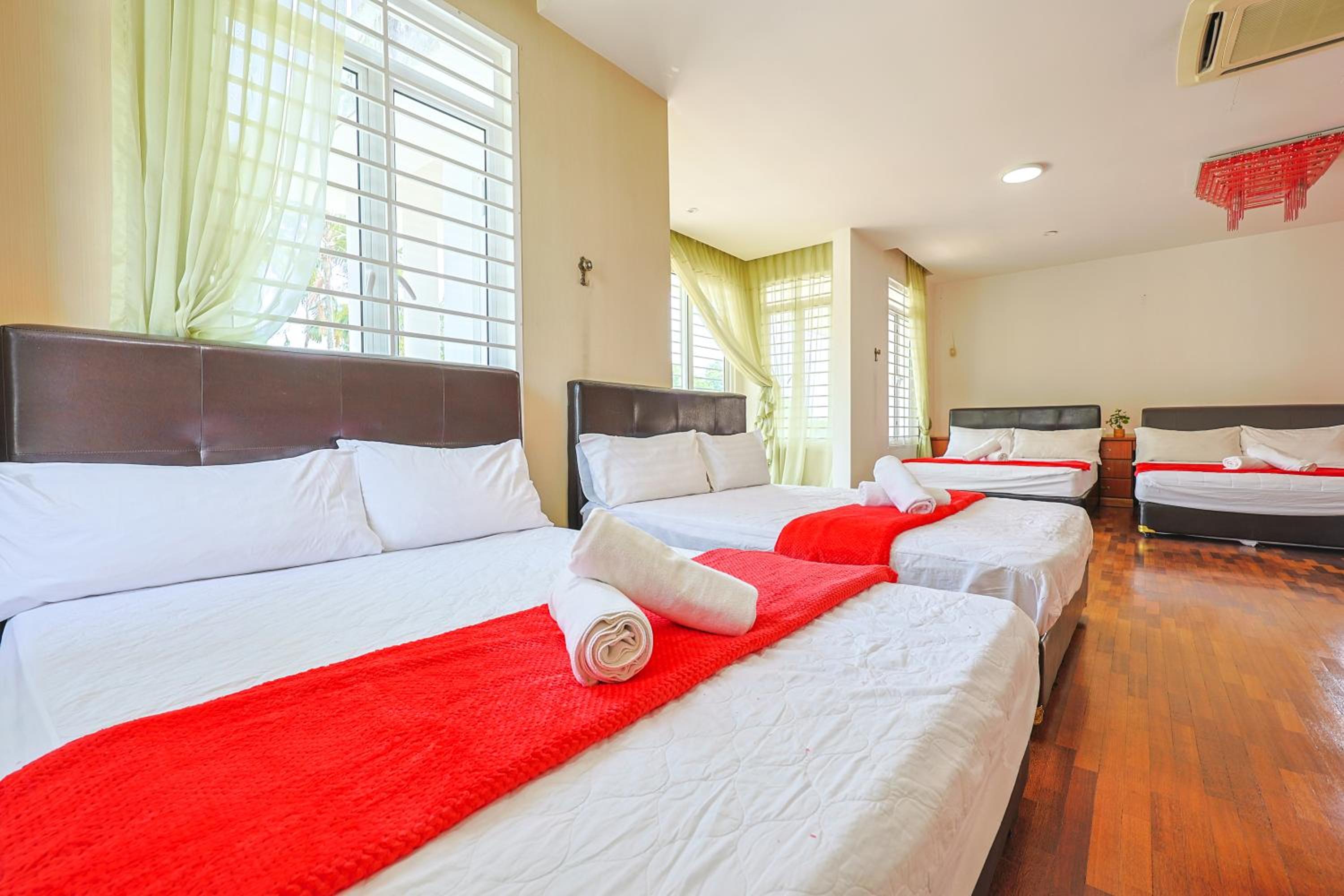 Serene Pool Villa -Luxury Stay with Relaxing Vibes -Clover Home