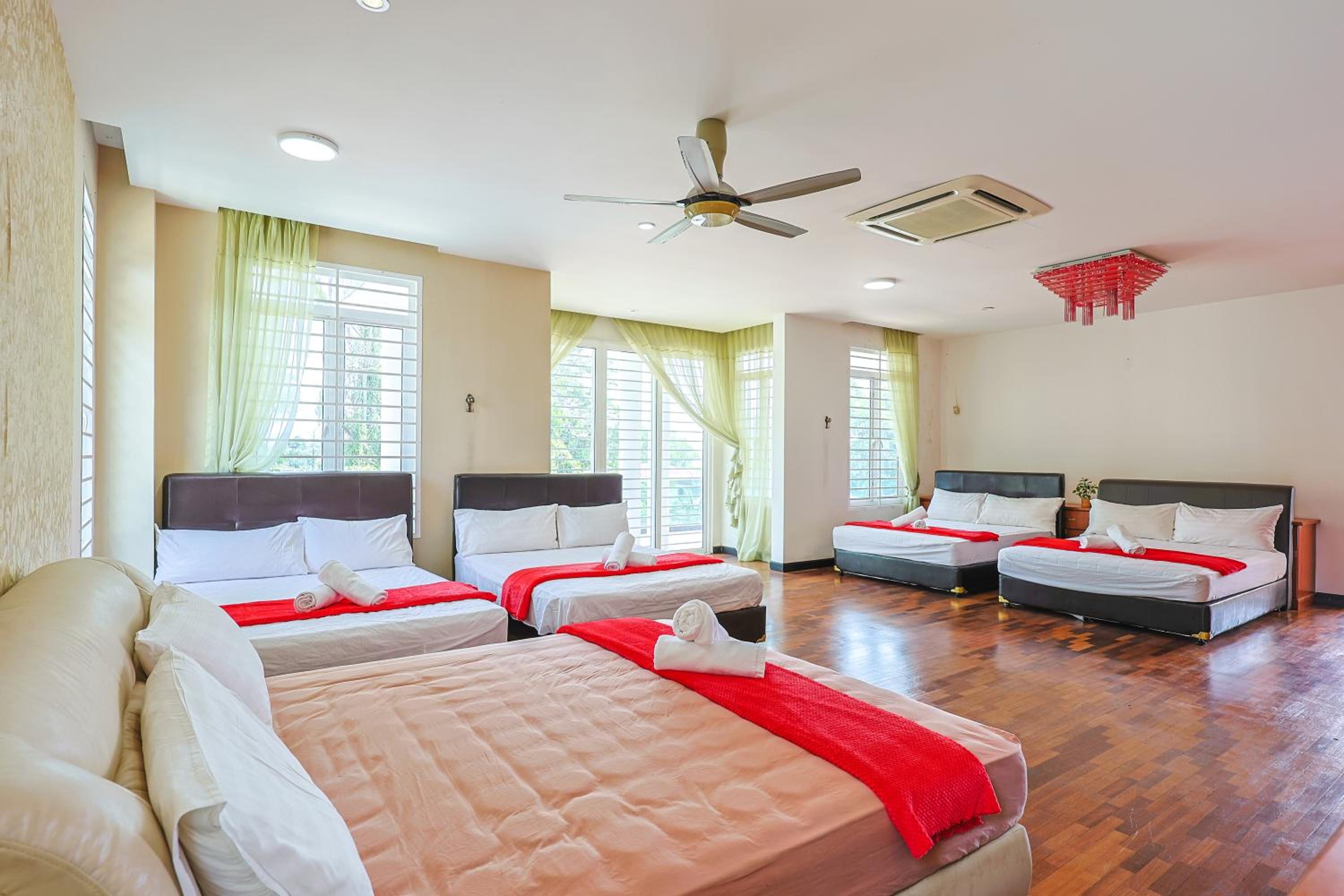 Serene Pool Villa -Luxury Stay with Relaxing Vibes -Clover Home
