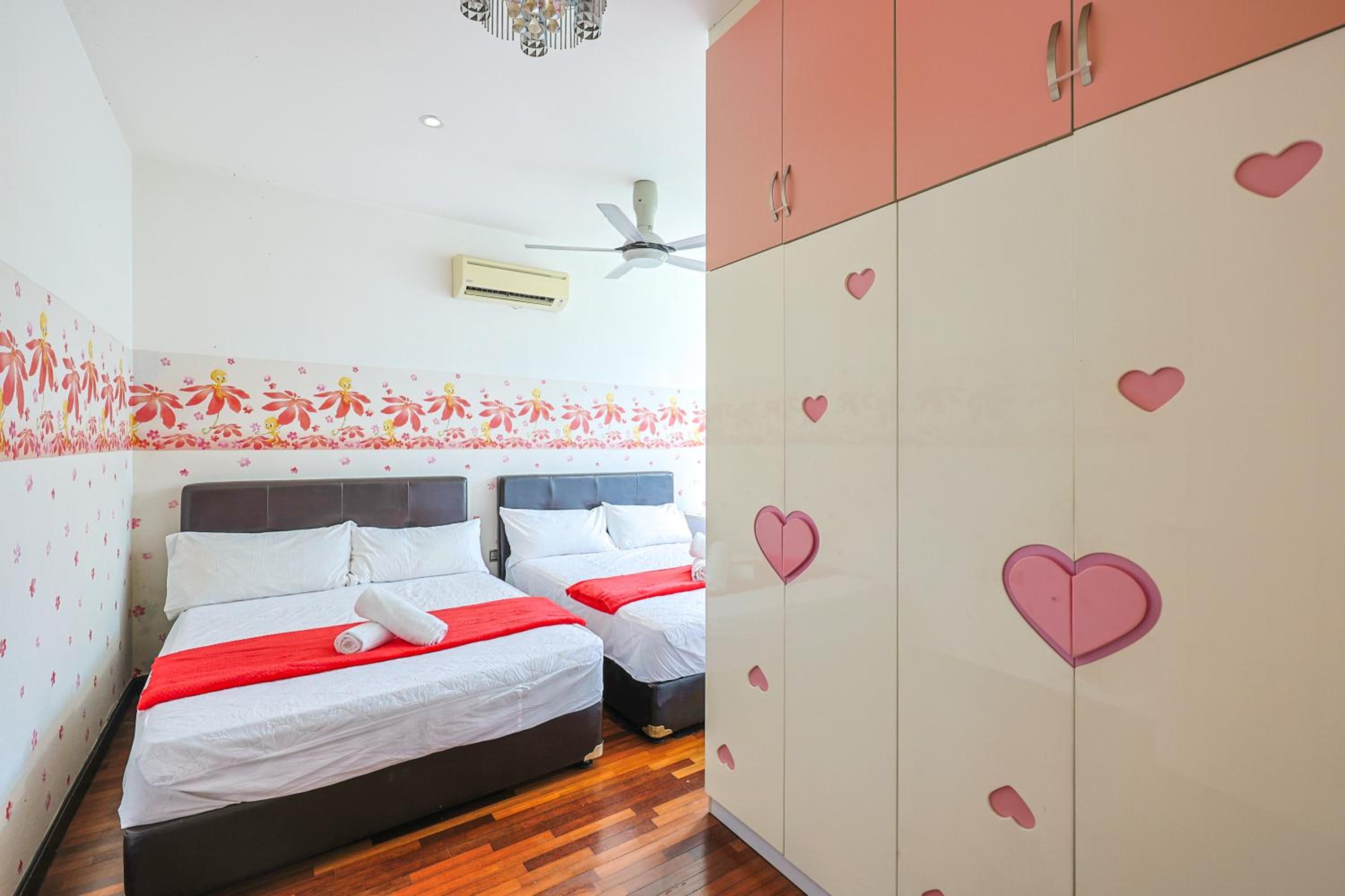 Serene Pool Villa -Luxury Stay with Relaxing Vibes -Clover Home