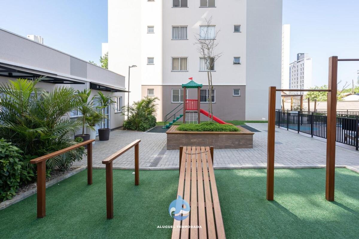 Apto Bal Picarras 150M PRAIA com PISICNA, sacada com CHURRASQUEIRA privativa, AR CONDICIONADO Wi Fi, PORTARIA 24h, PLAYGROUND INFANTIL, QUADRA DE ESPORTES 