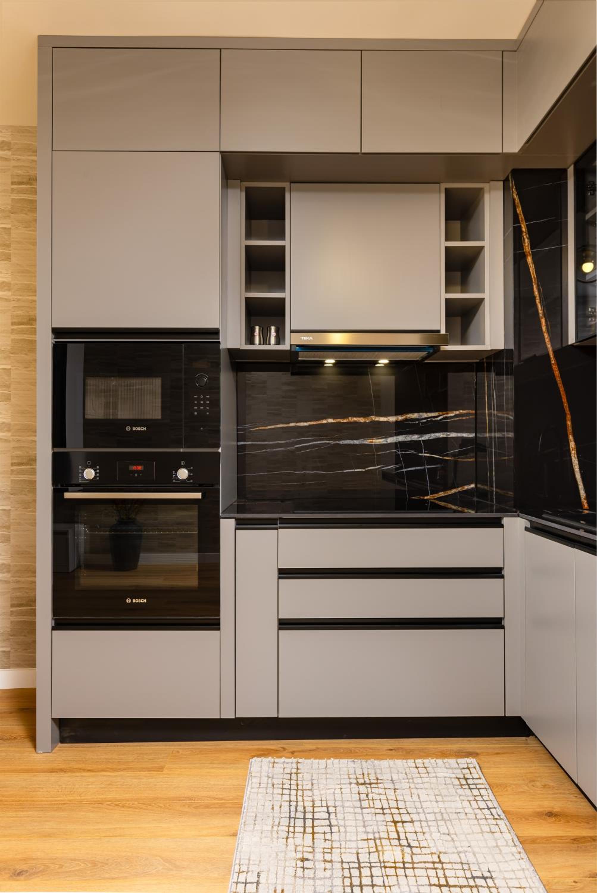 Two-Bedroom Apartments with Free Private Parking and 6min to Center