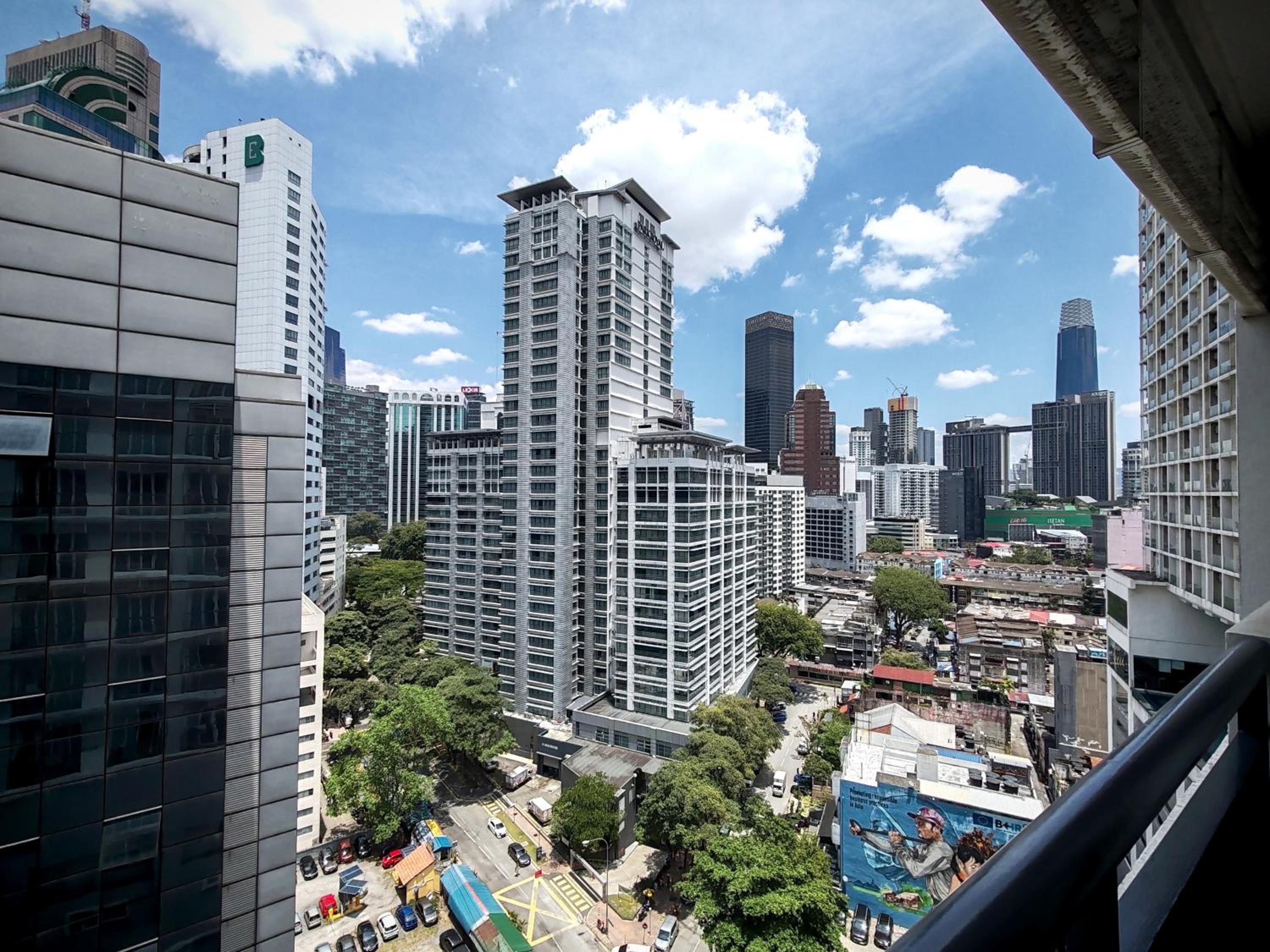 1211 Seri Bukit Ceylon KLCC 5 minutes to Alor Street Pavilion Bukit Bintang 2R2B 8Pax