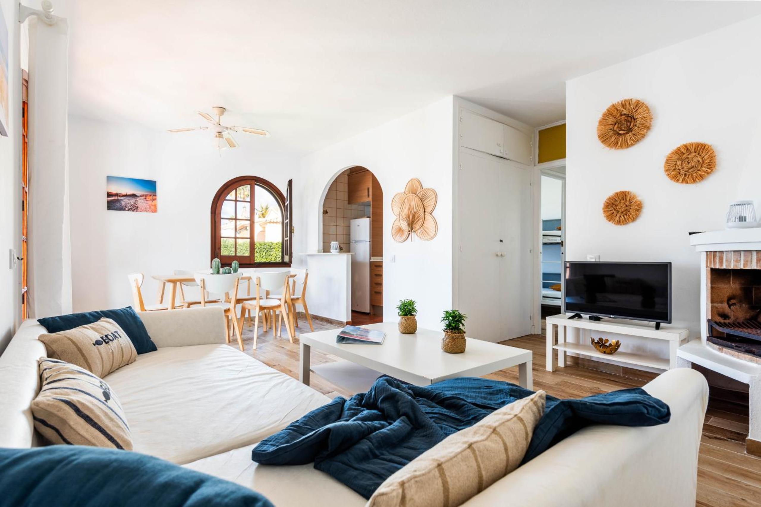 Menorca Apartamento Girasoles 64 by Mauter Villas