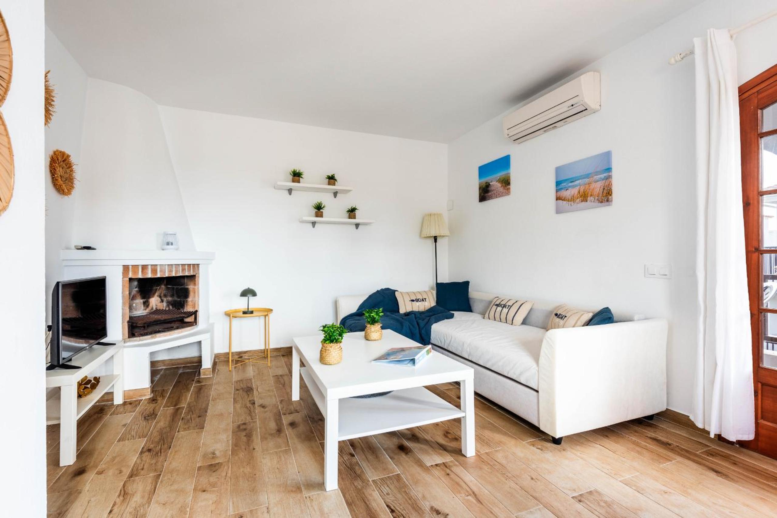 Menorca Apartamento Girasoles 64 by Mauter Villas
