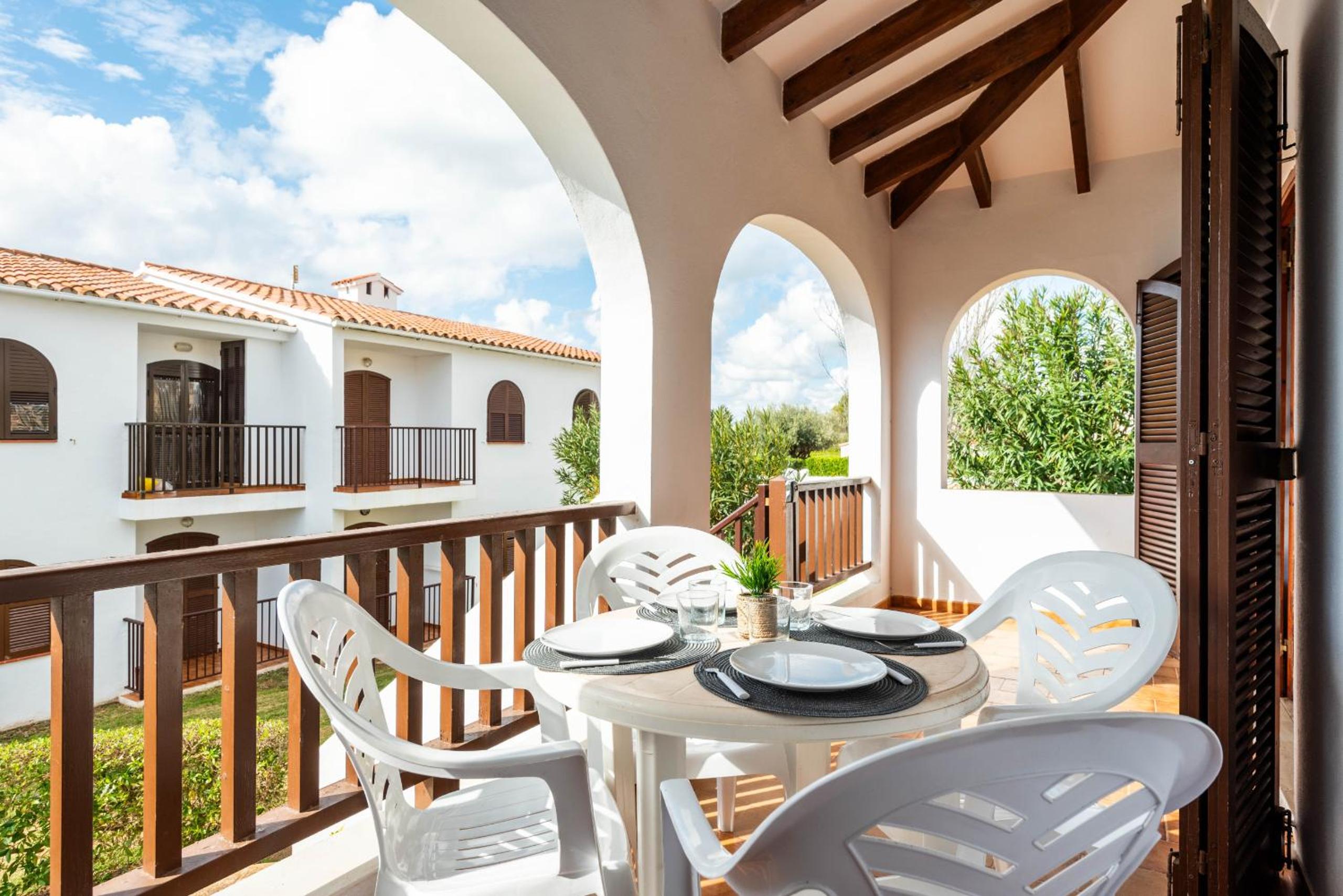 Menorca Apartamento Girasoles 64 by Mauter Villas