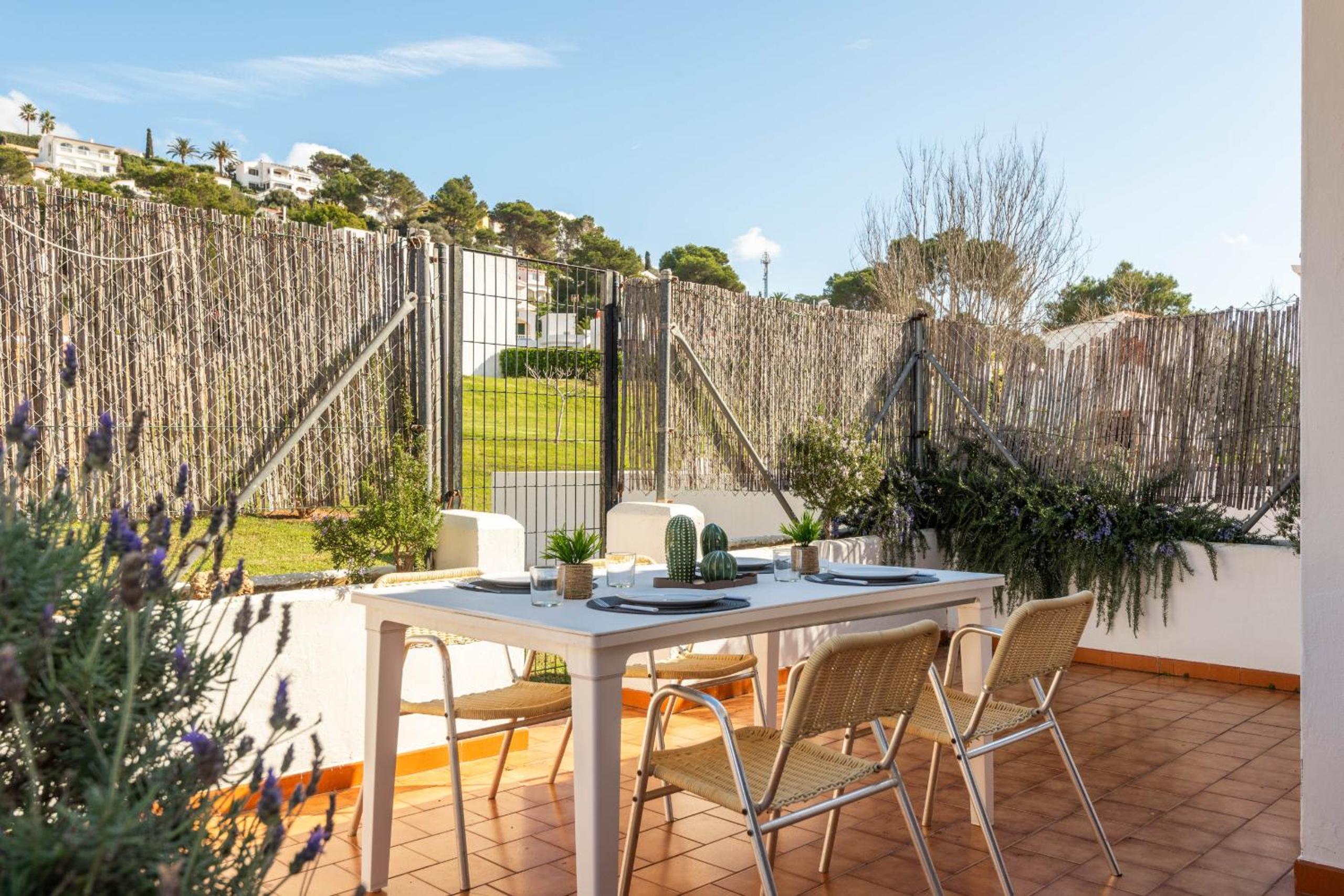 Menorca Apartamento Girasoles 64 by Mauter Villas